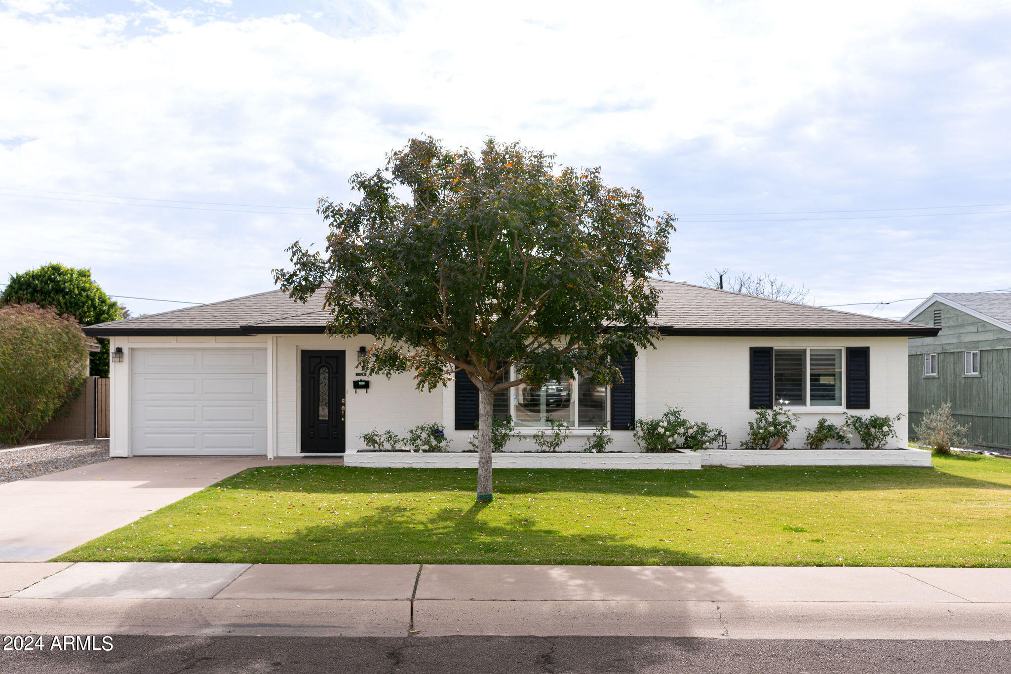 929 E CAVALIER Drive