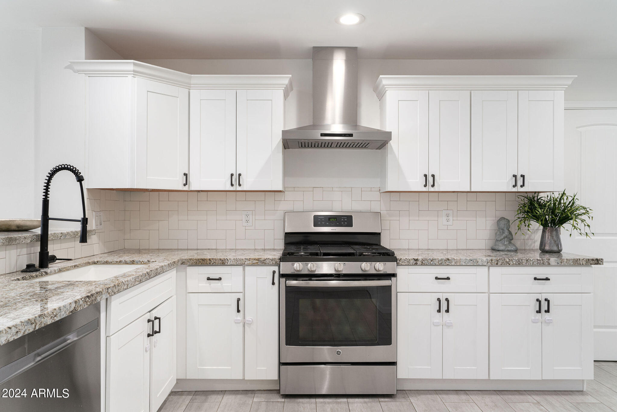 929 E CAVALIER Drive