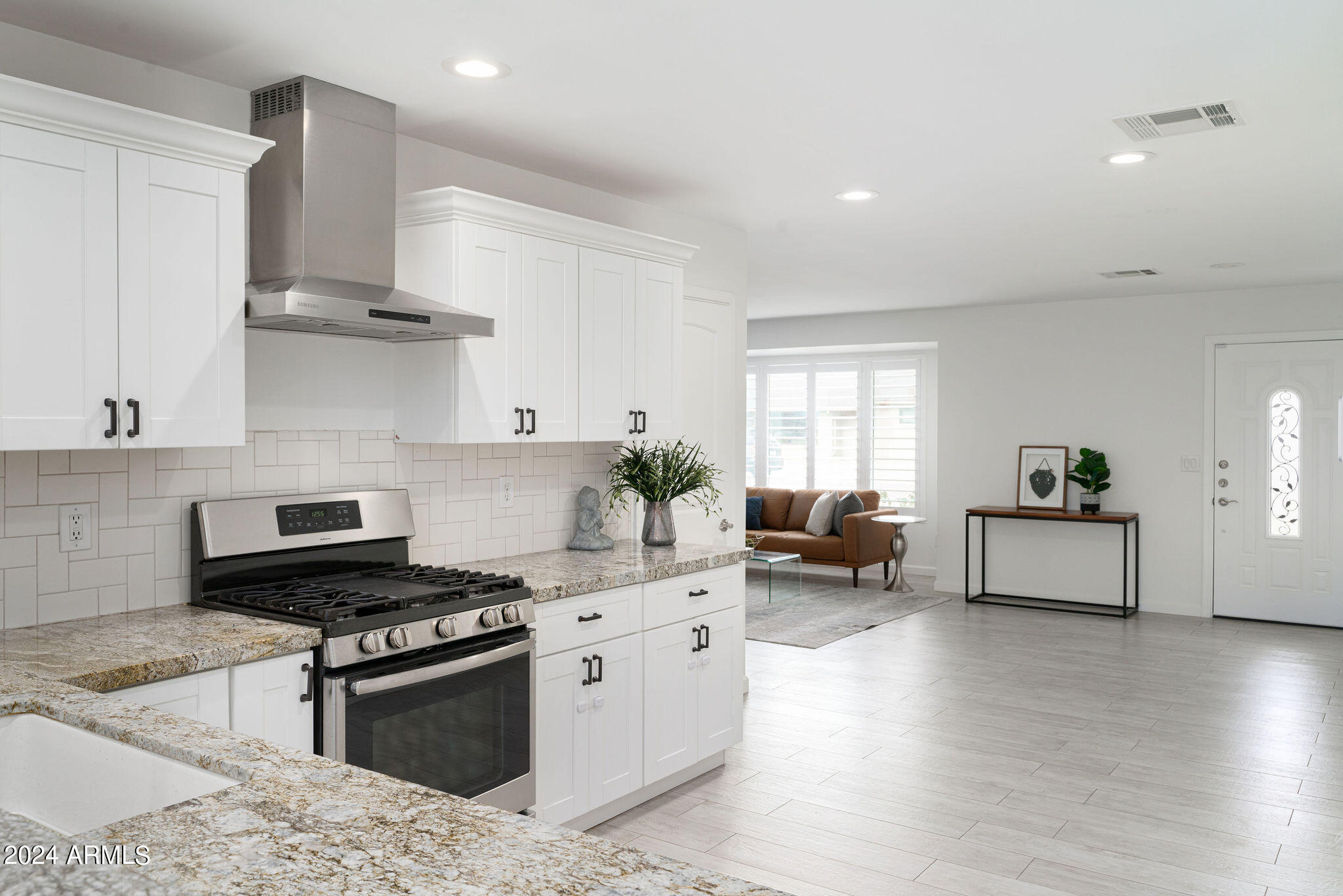 929 E CAVALIER Drive
