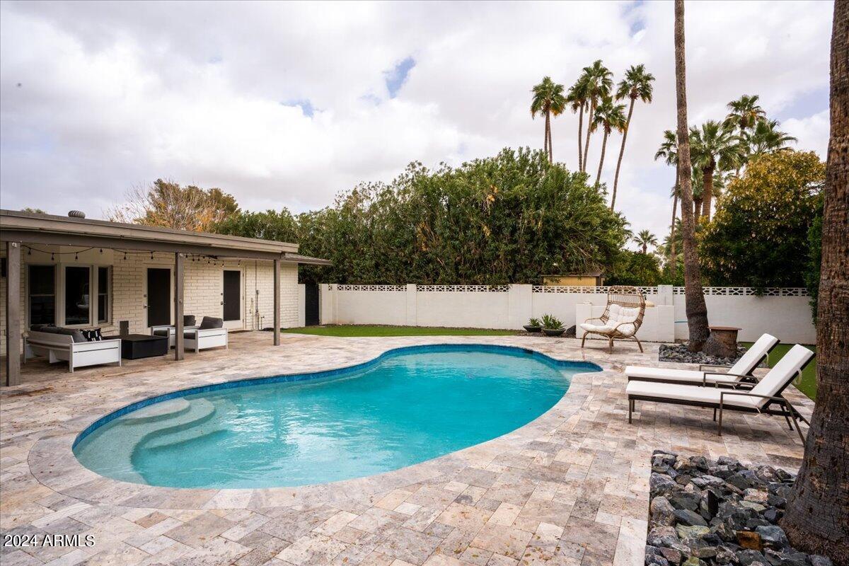 8707 E HEATHERBRAE Drive