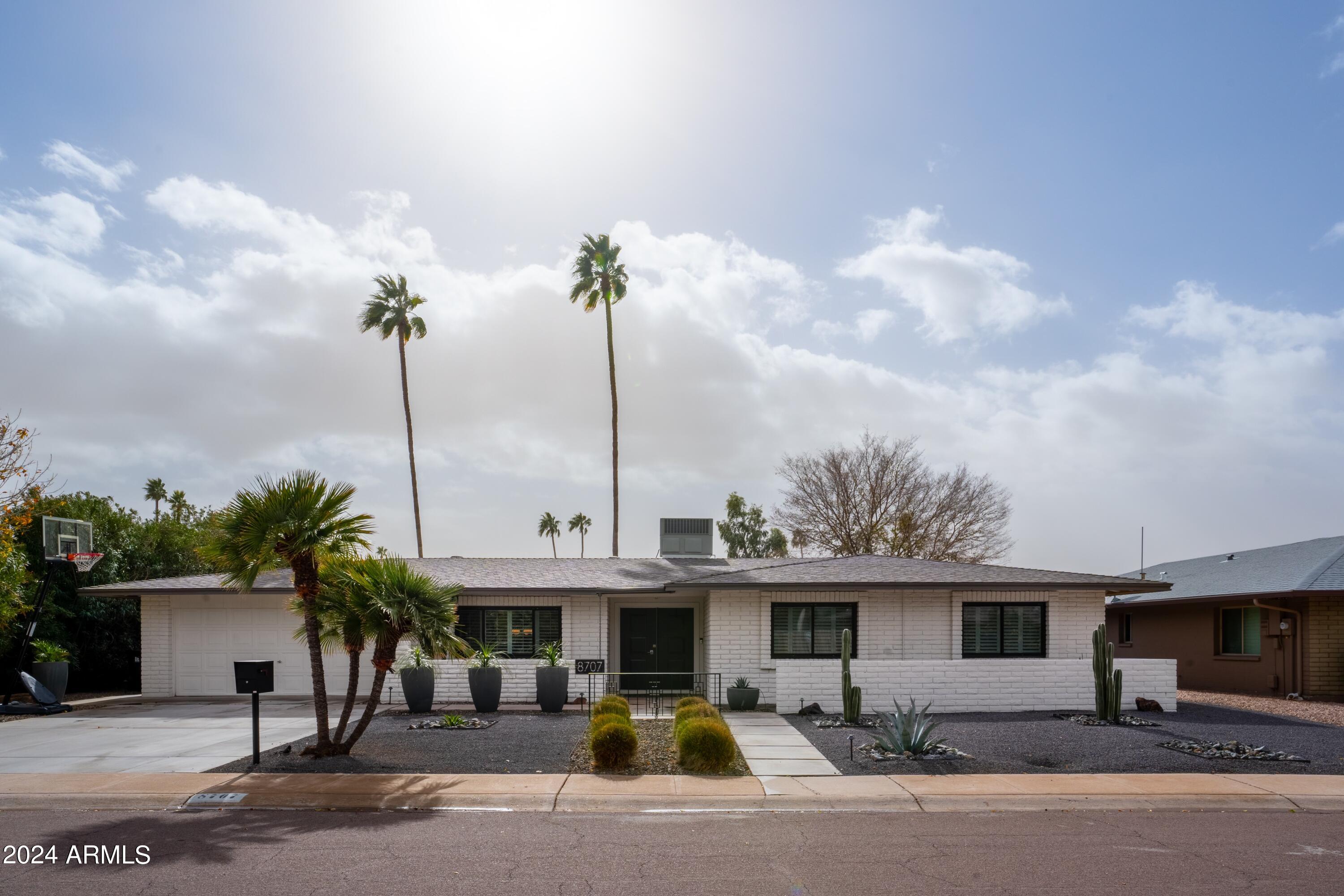 8707 E HEATHERBRAE Drive