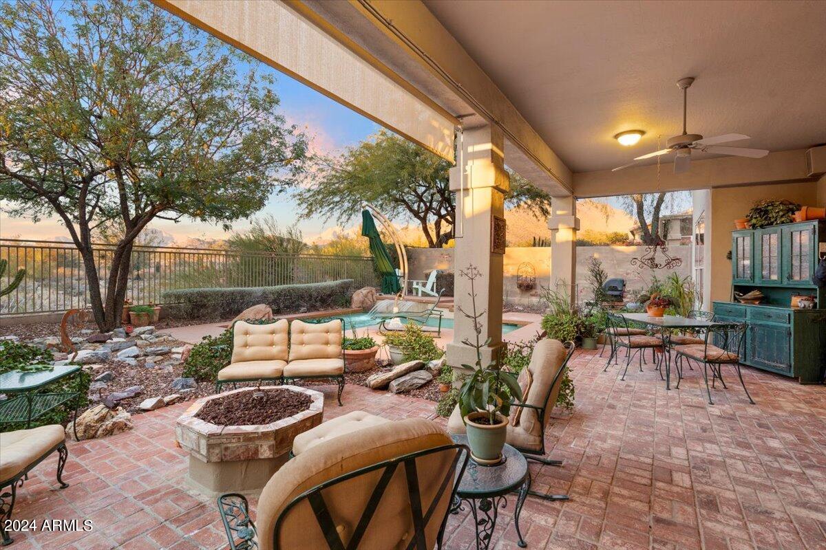 10460 E ACACIA Drive