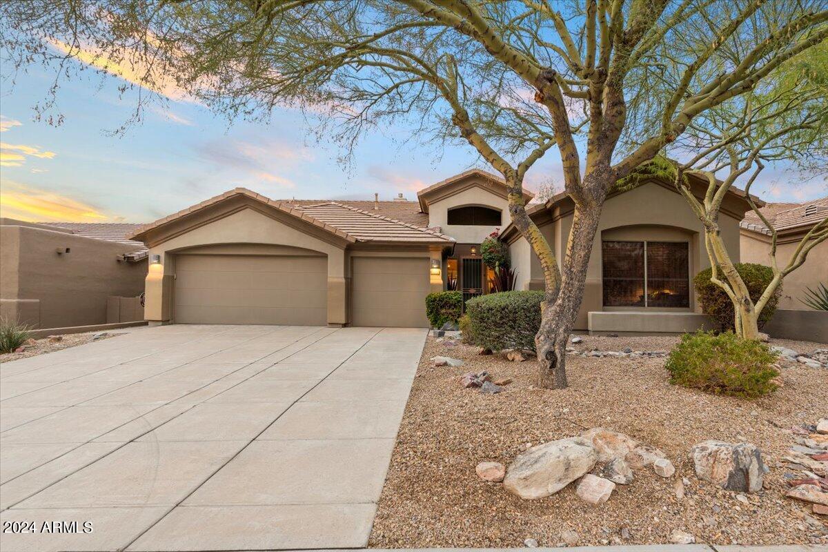 10460 E ACACIA Drive