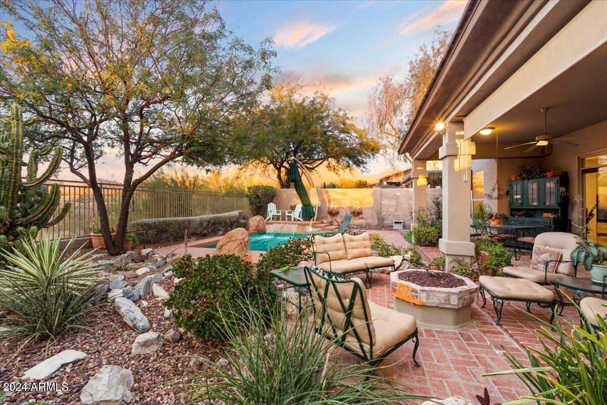 10460 E ACACIA Drive
