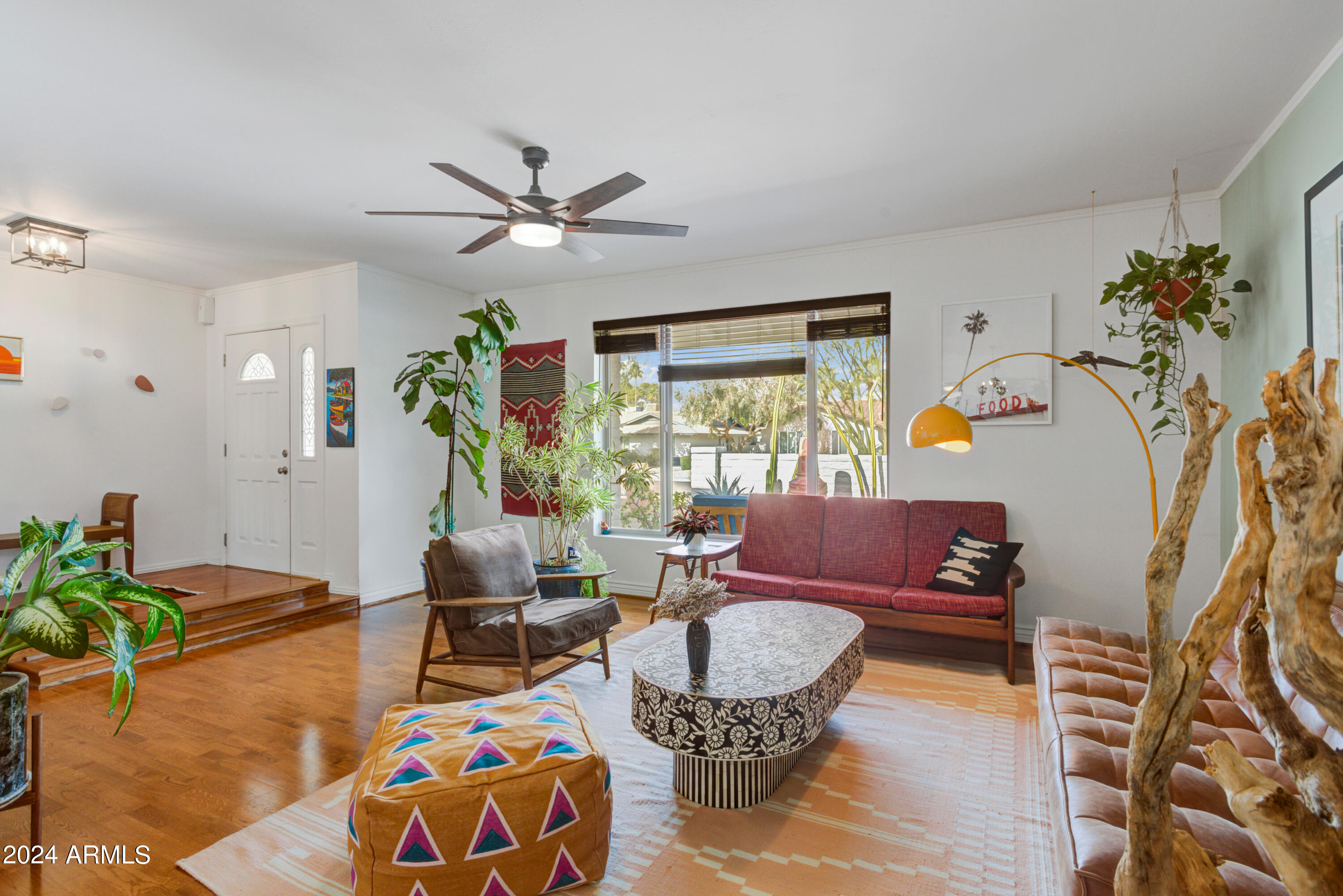 311 E VOLTAIRE Avenue