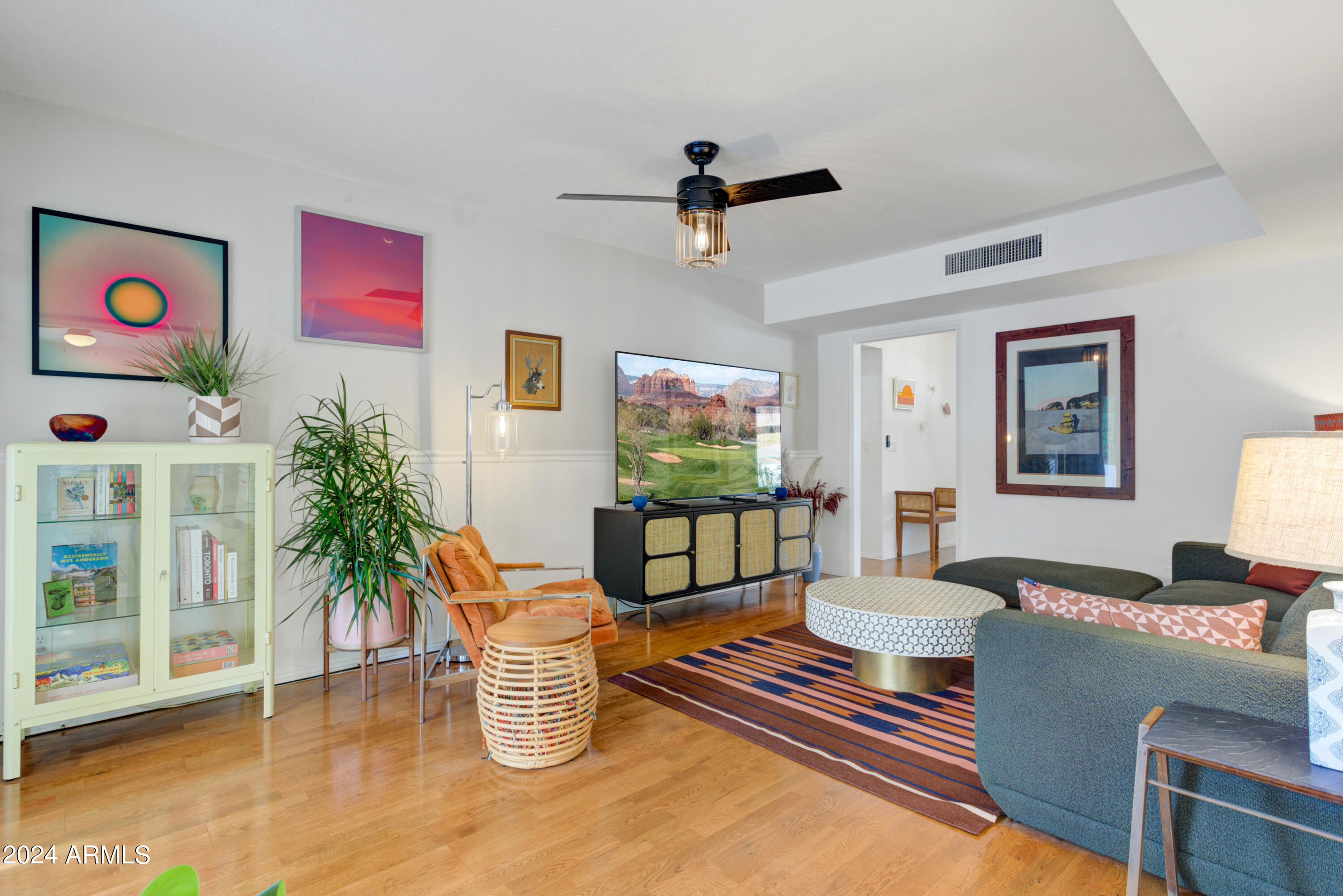 311 E VOLTAIRE Avenue