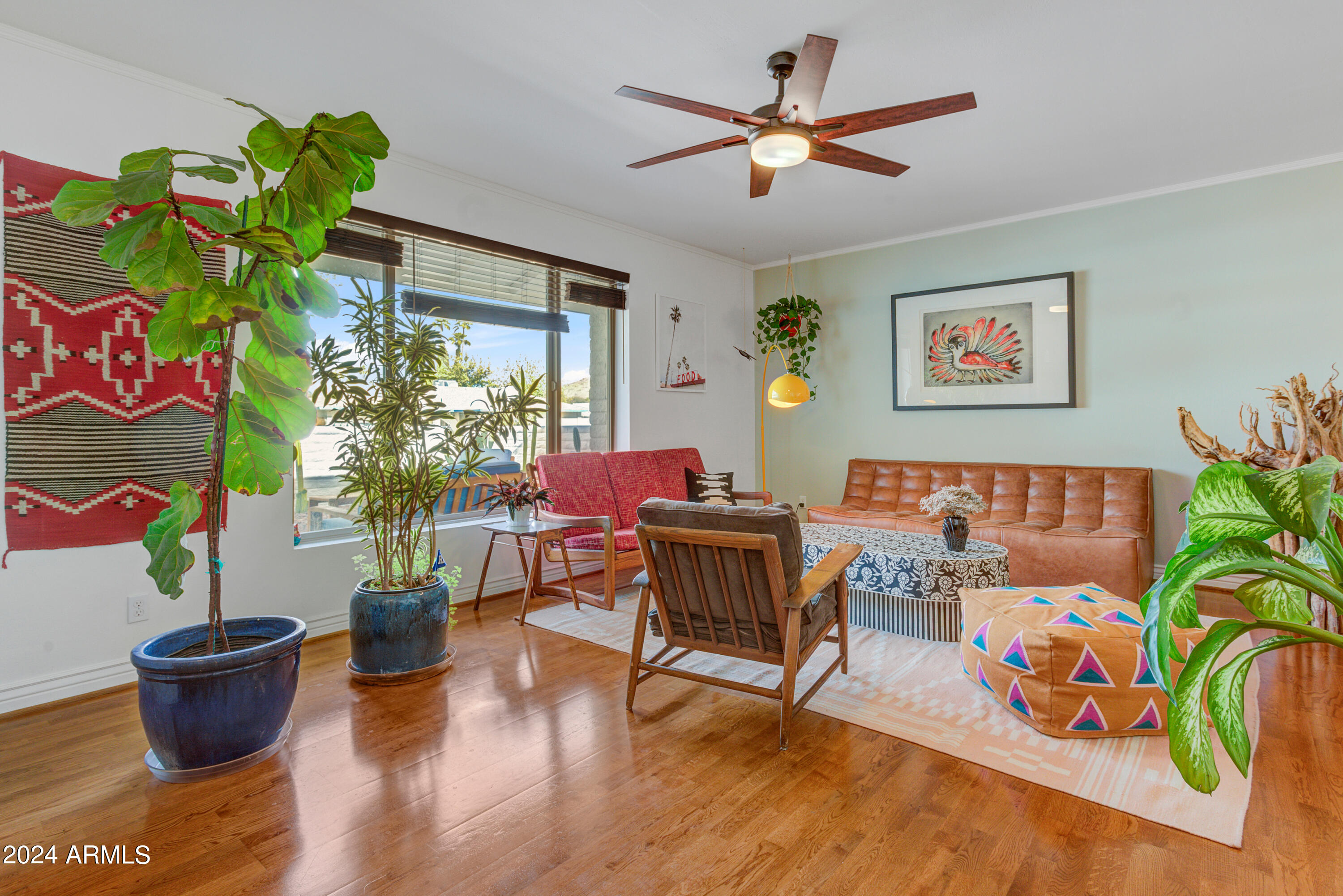 311 E VOLTAIRE Avenue