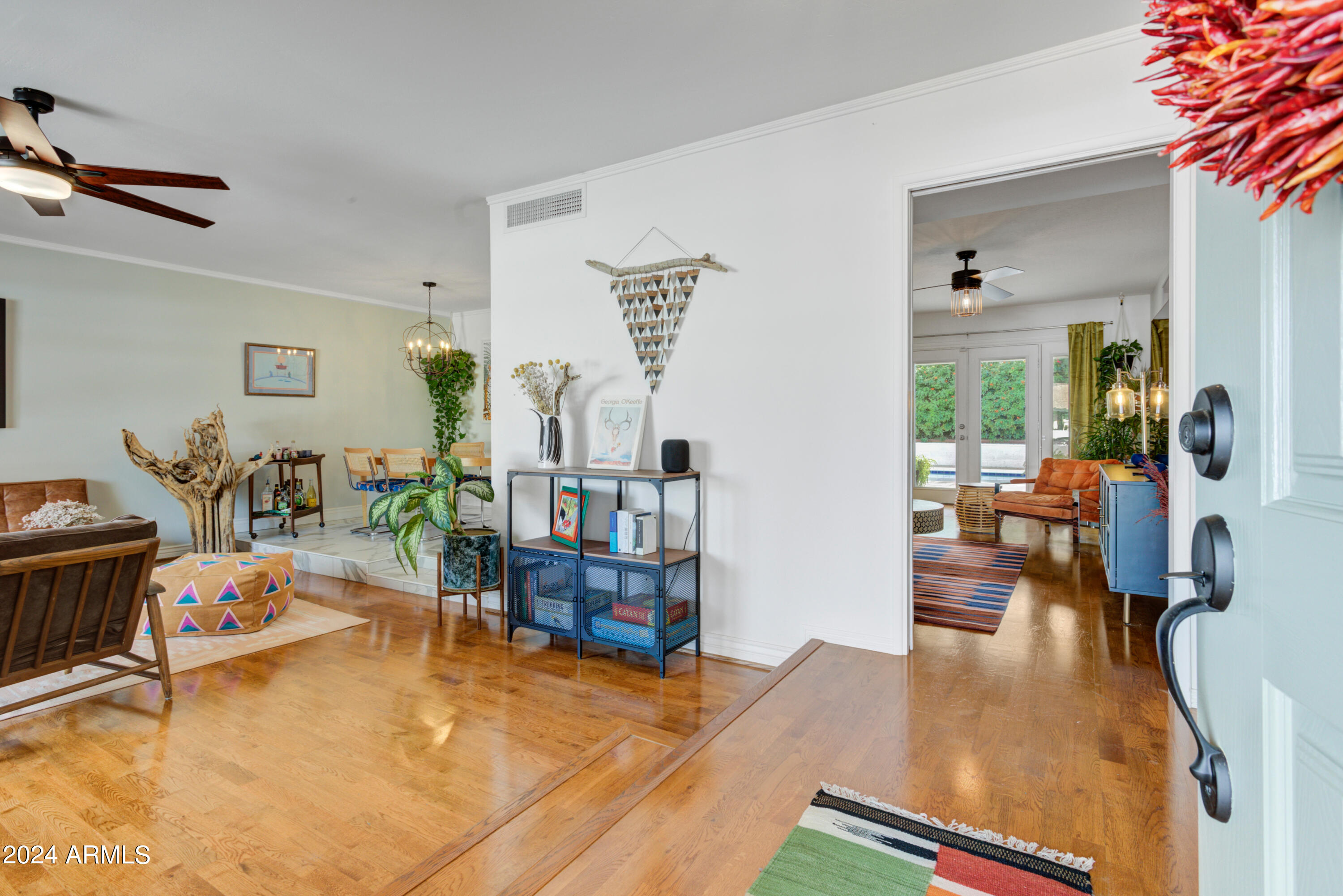 311 E VOLTAIRE Avenue