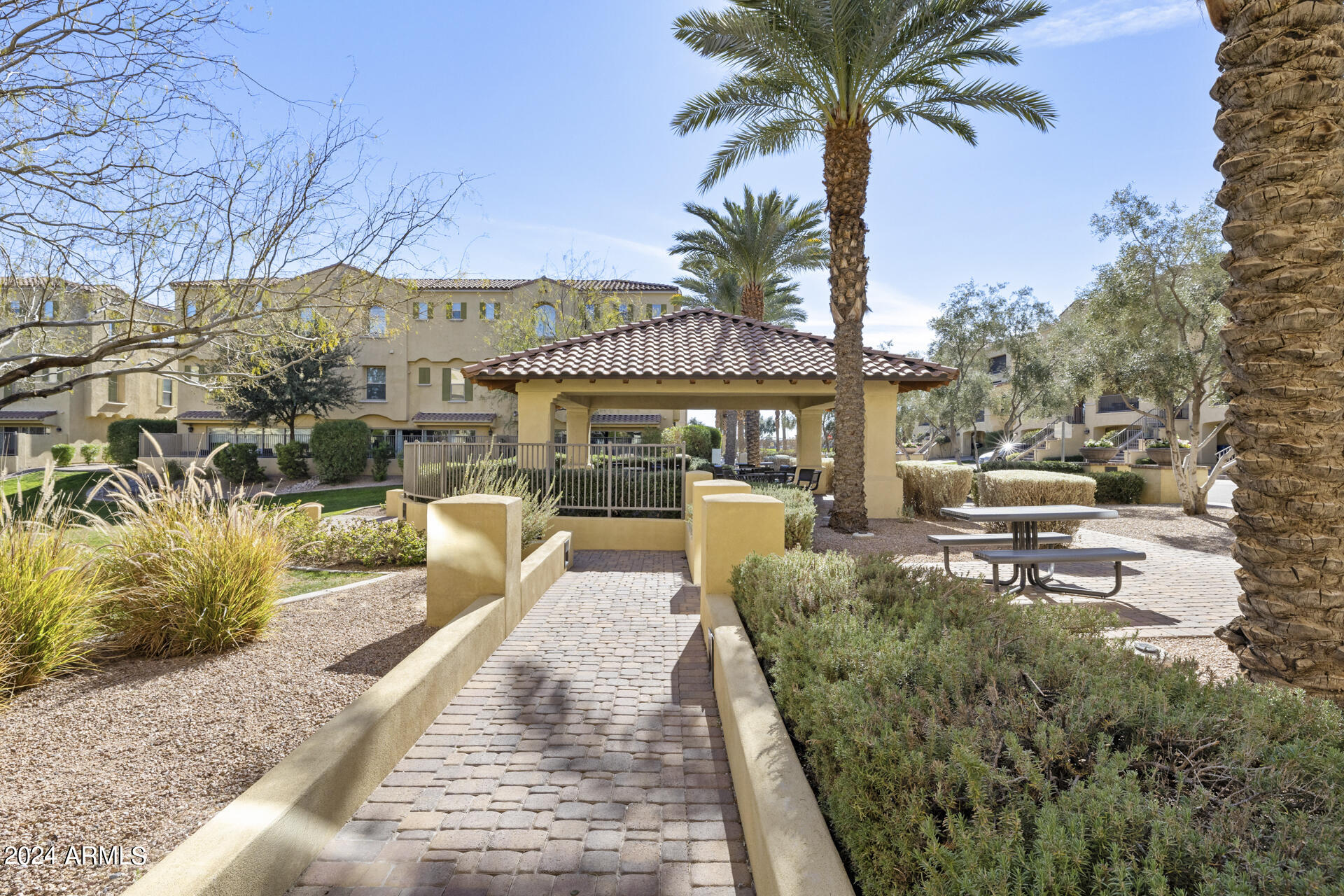7125 W Linda Lane