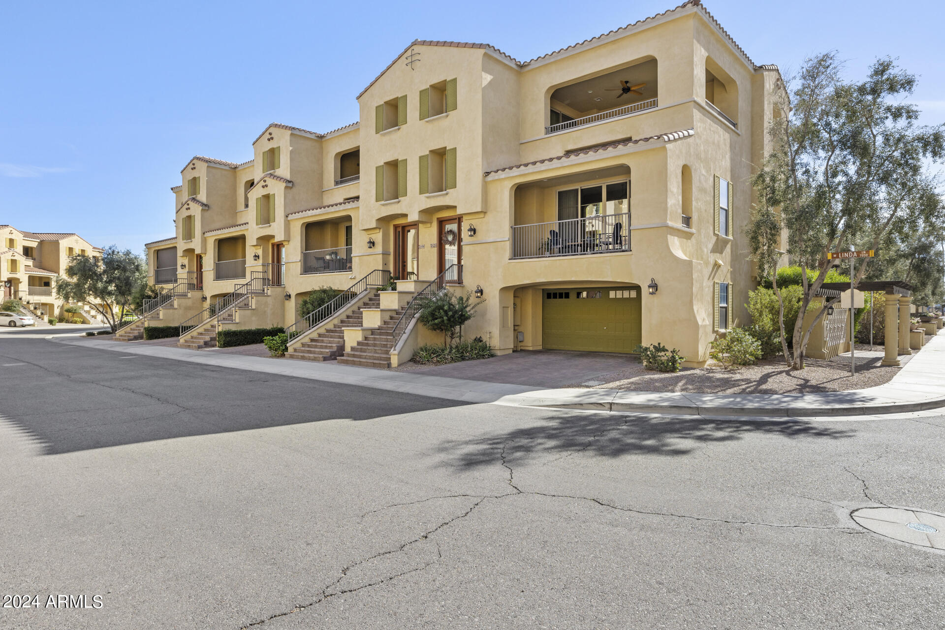 7125 W Linda Lane