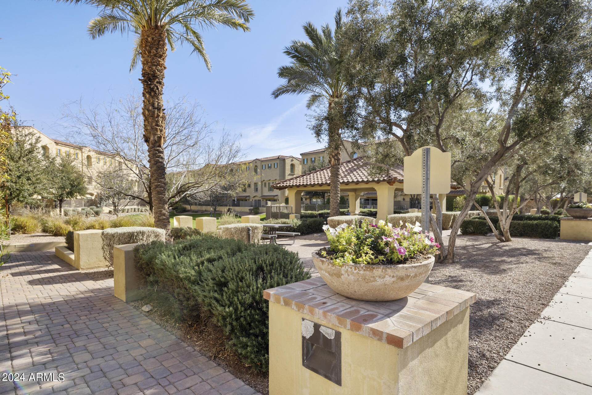 7125 W Linda Lane