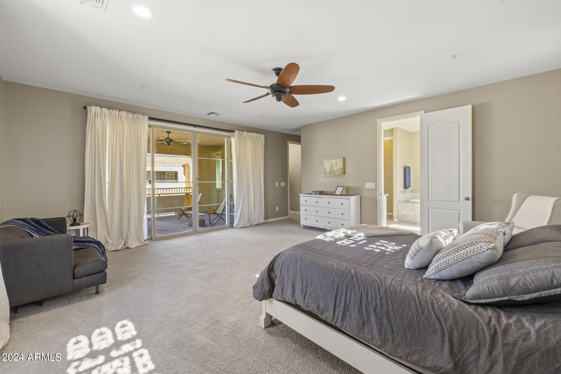 7125 W Linda Lane