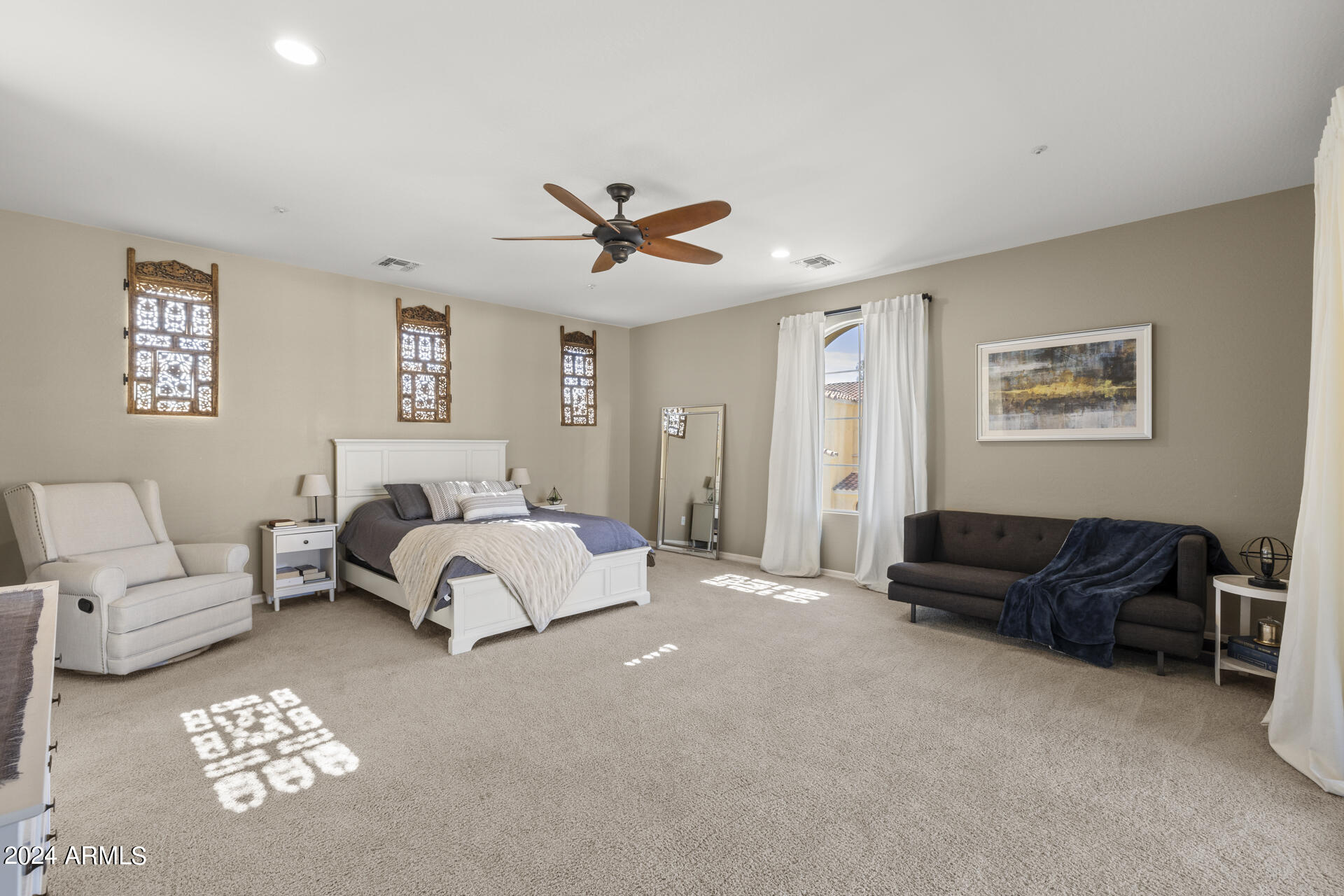 7125 W Linda Lane