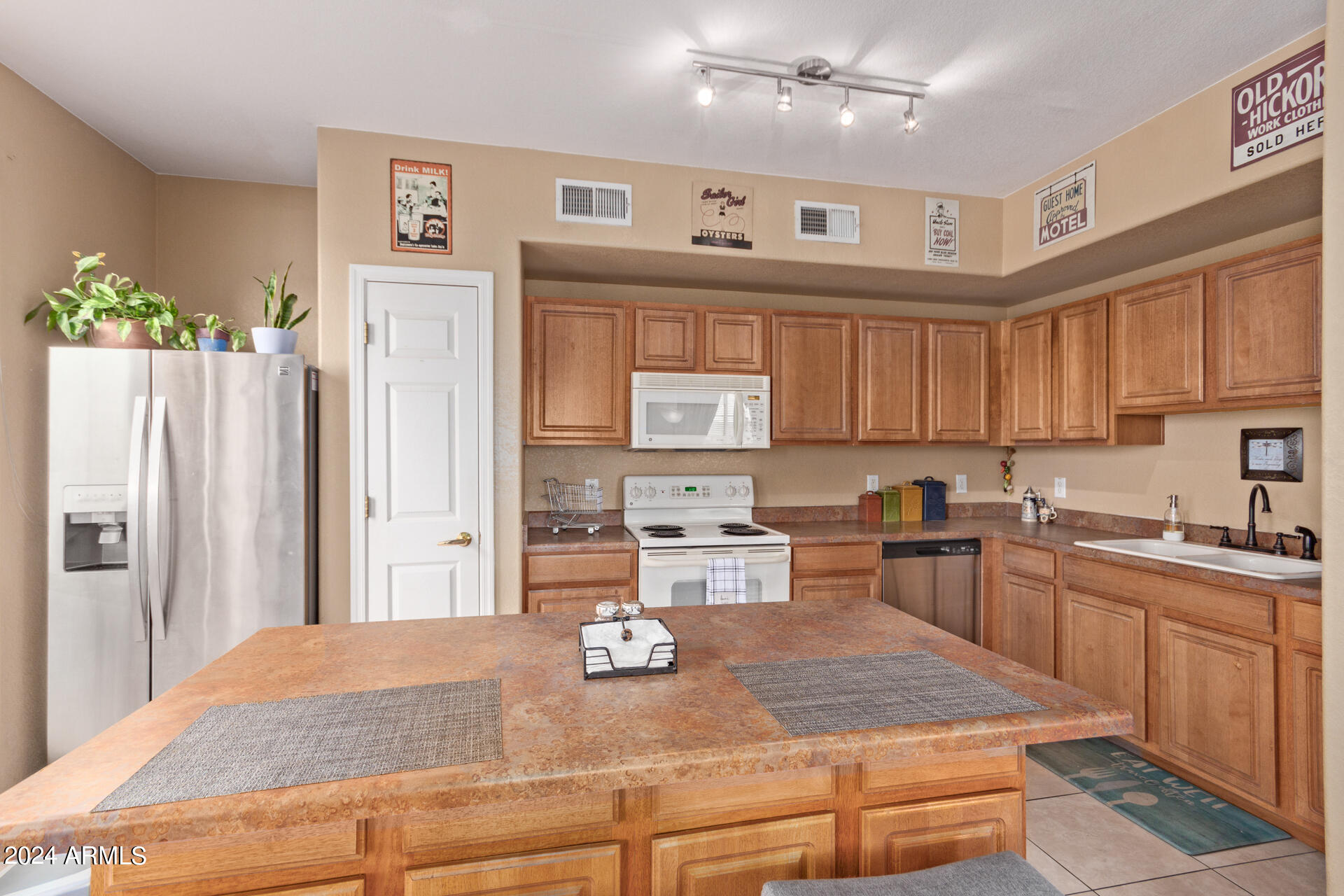 18250 N CAVE CREEK Road 177