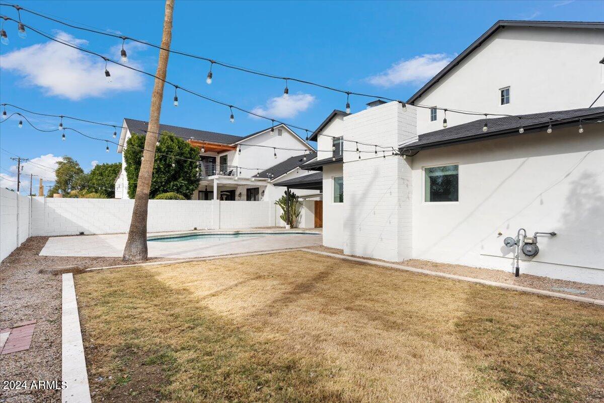 4427 E TURNEY Avenue