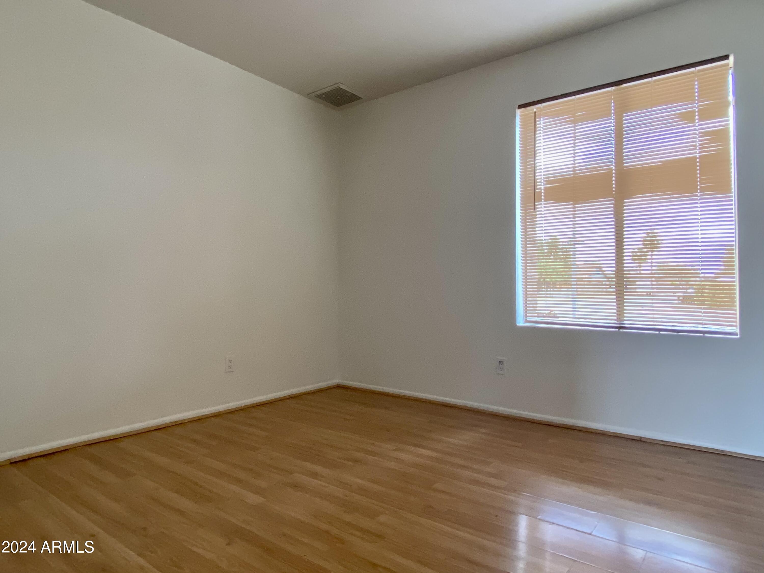 4002 W CHRISTY Drive