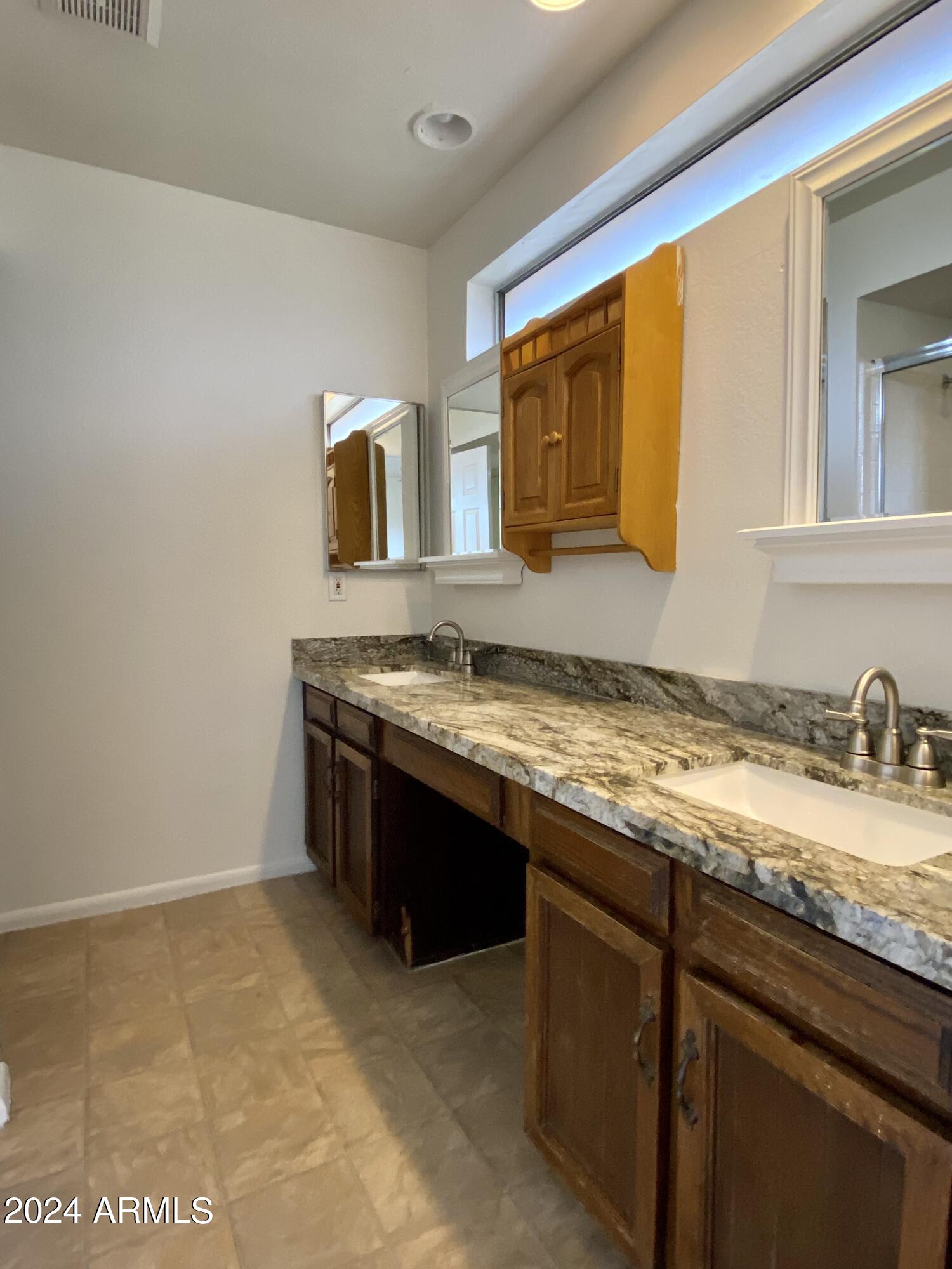 4002 W CHRISTY Drive