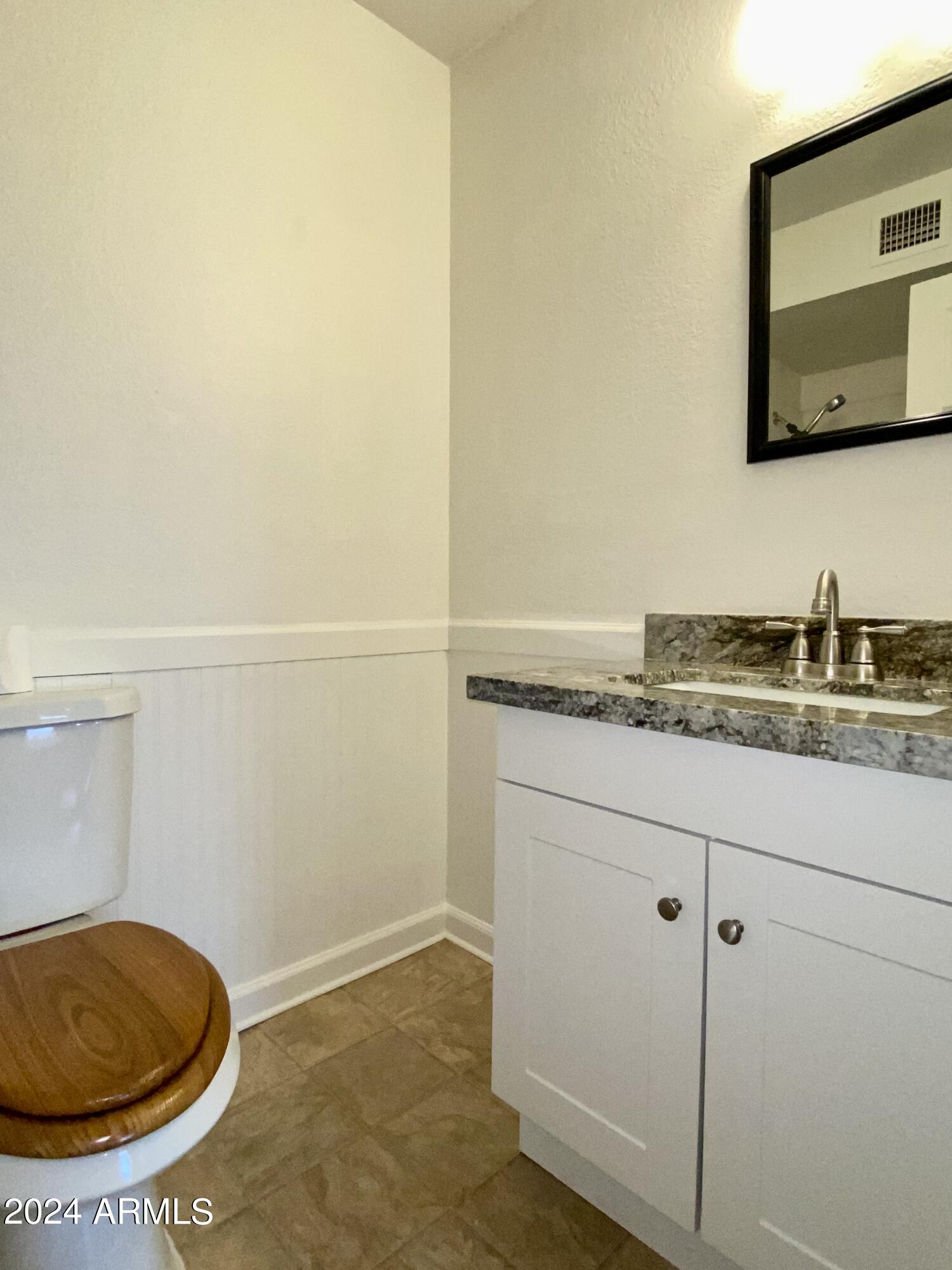 4002 W CHRISTY Drive