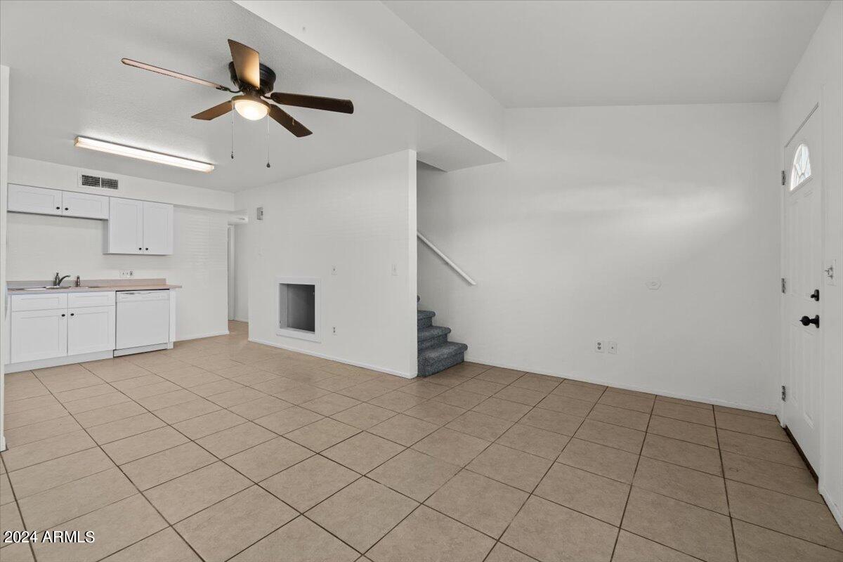 6165 E GLENCOVE Street