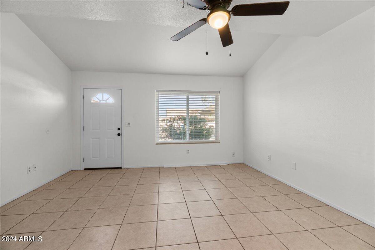 6165 E GLENCOVE Street