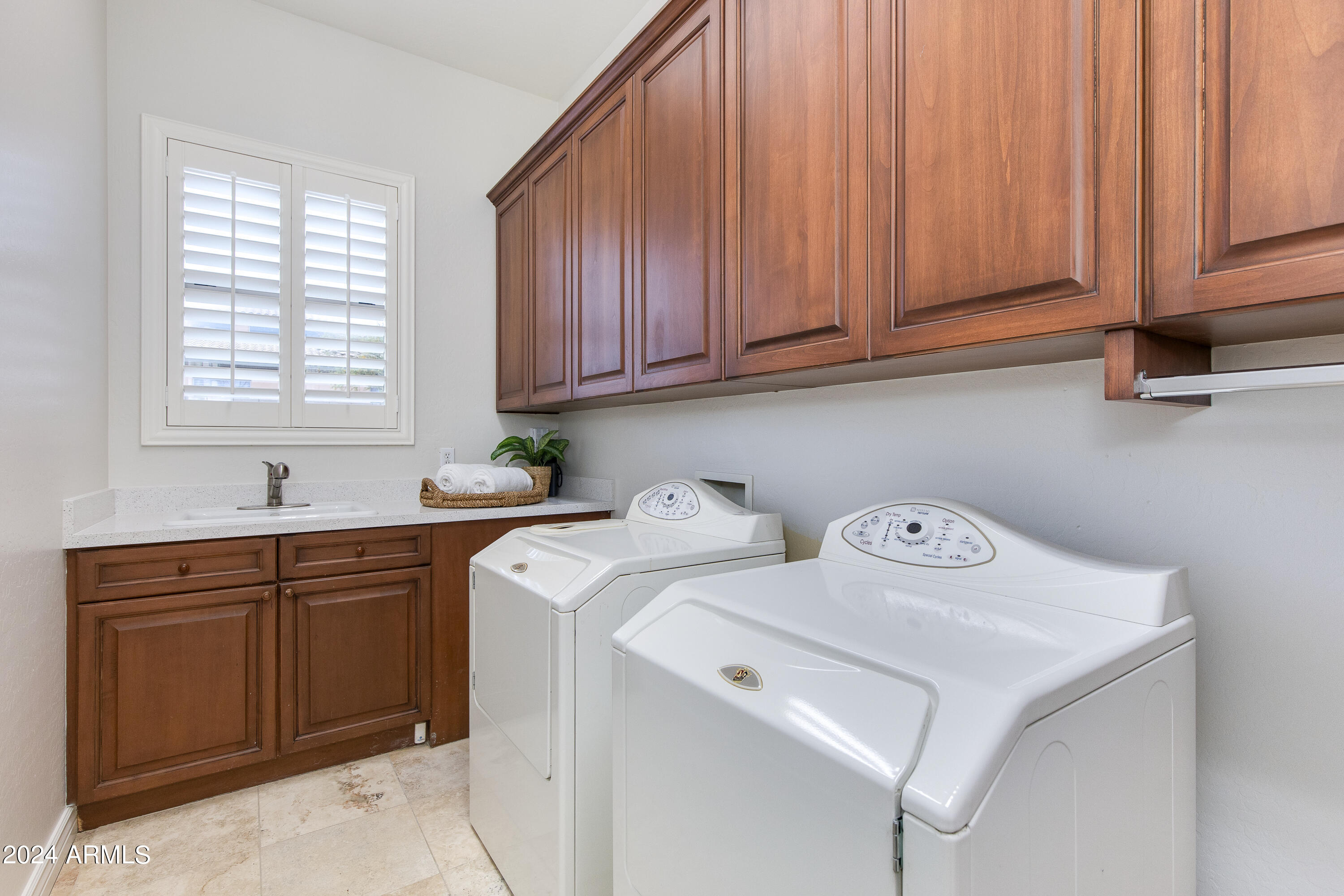 4601 W MOSIER Pass