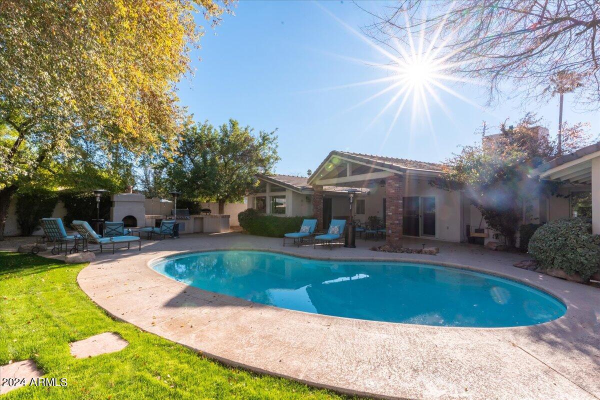6302 E MONTEROSA Street