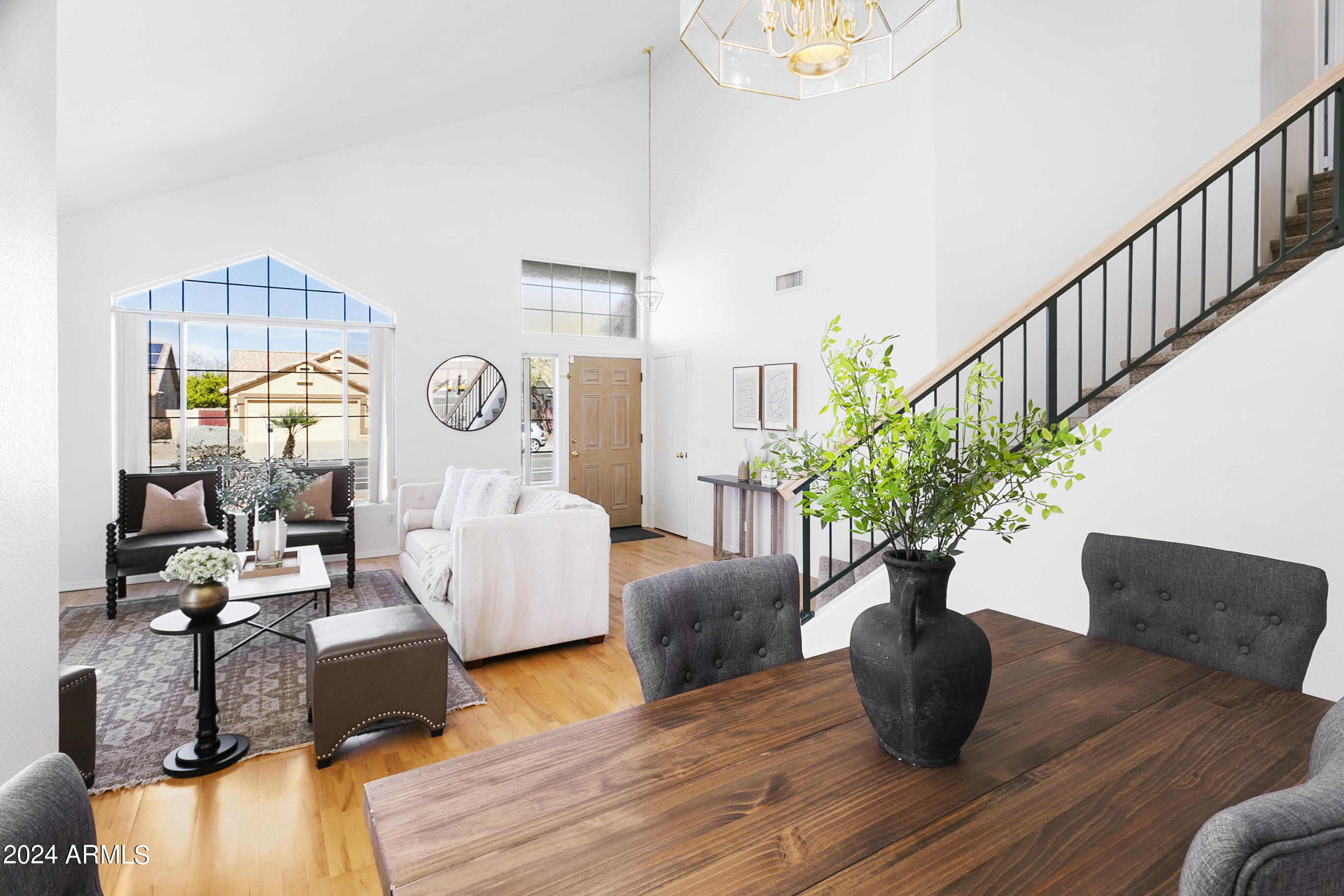 5461 W WHITTEN Street