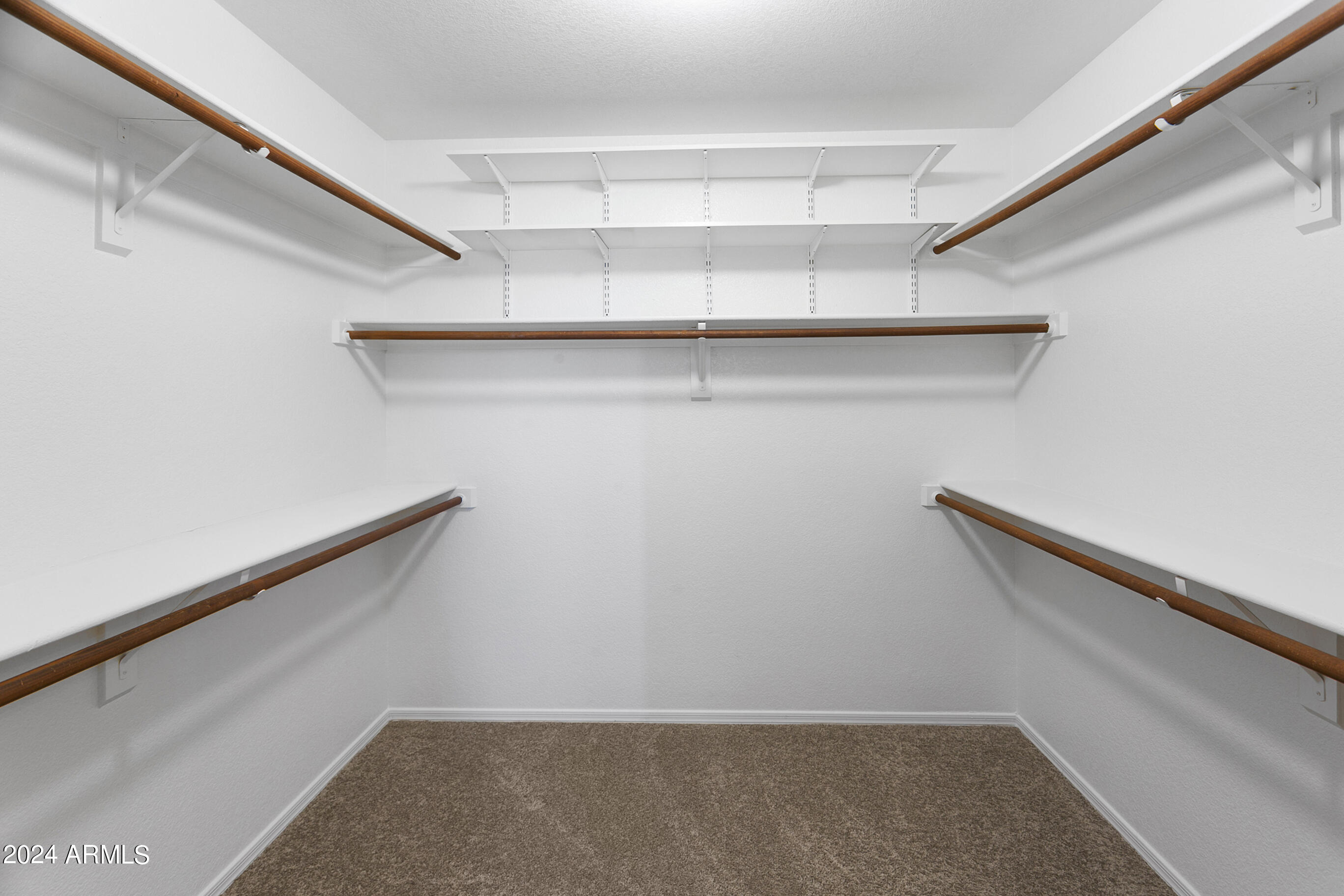 5461 W WHITTEN Street