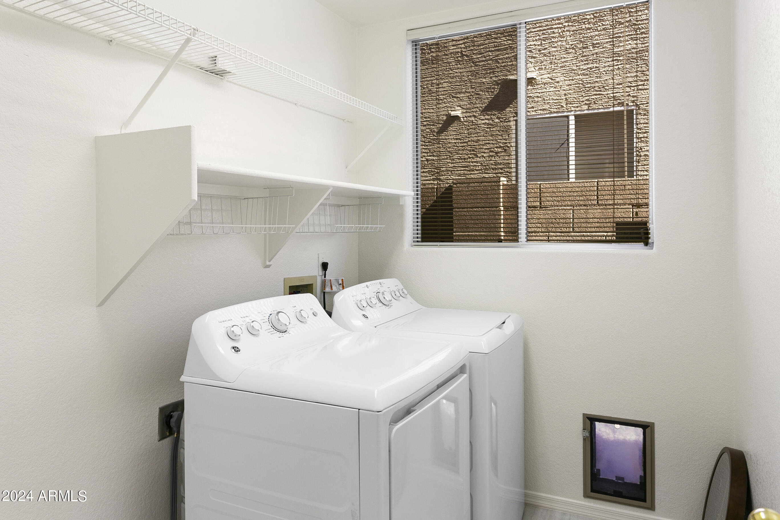 5461 W WHITTEN Street