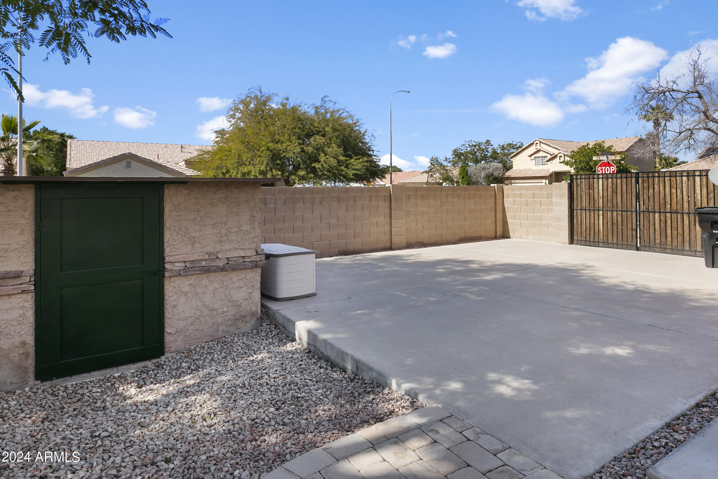 5461 W WHITTEN Street