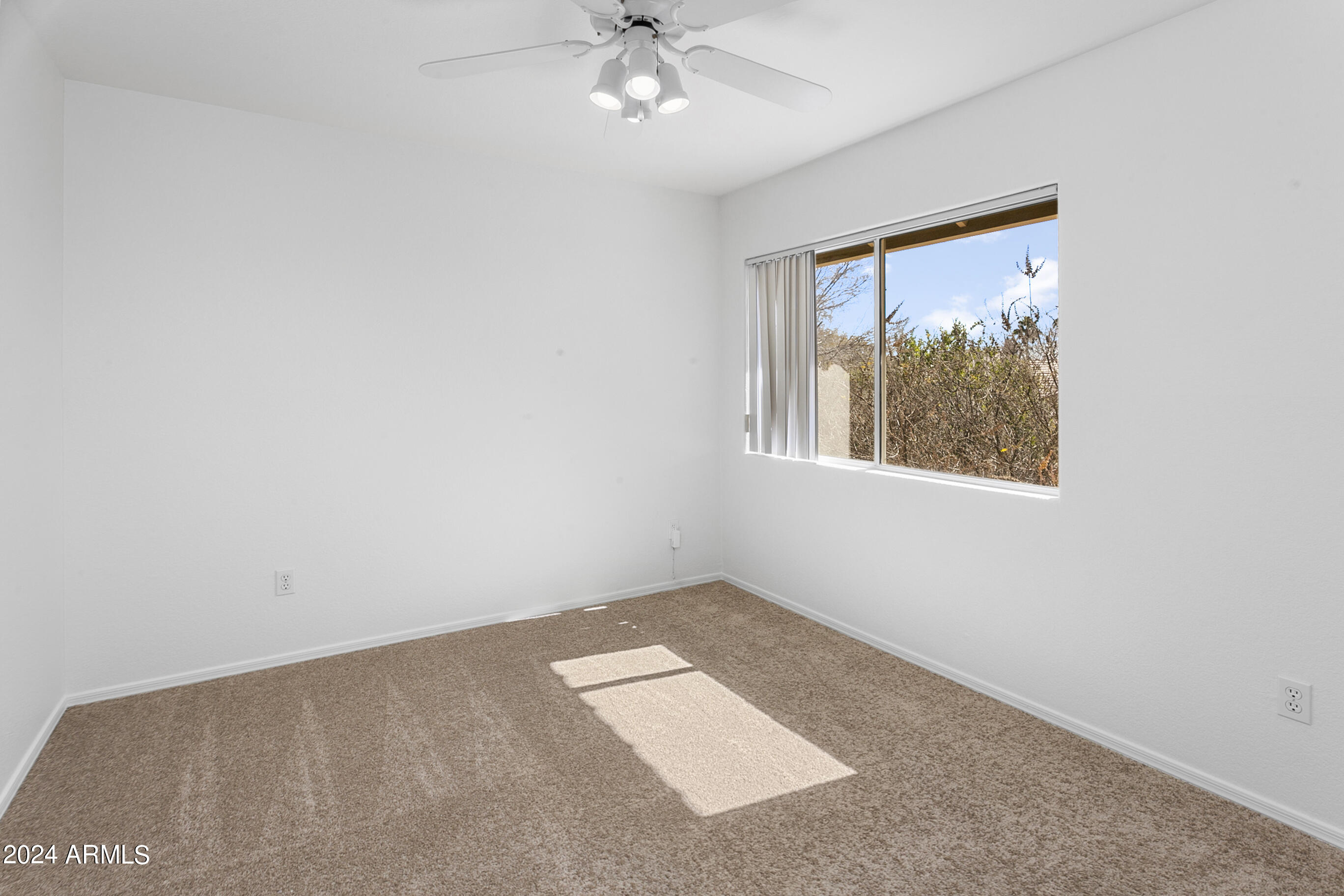 5461 W WHITTEN Street