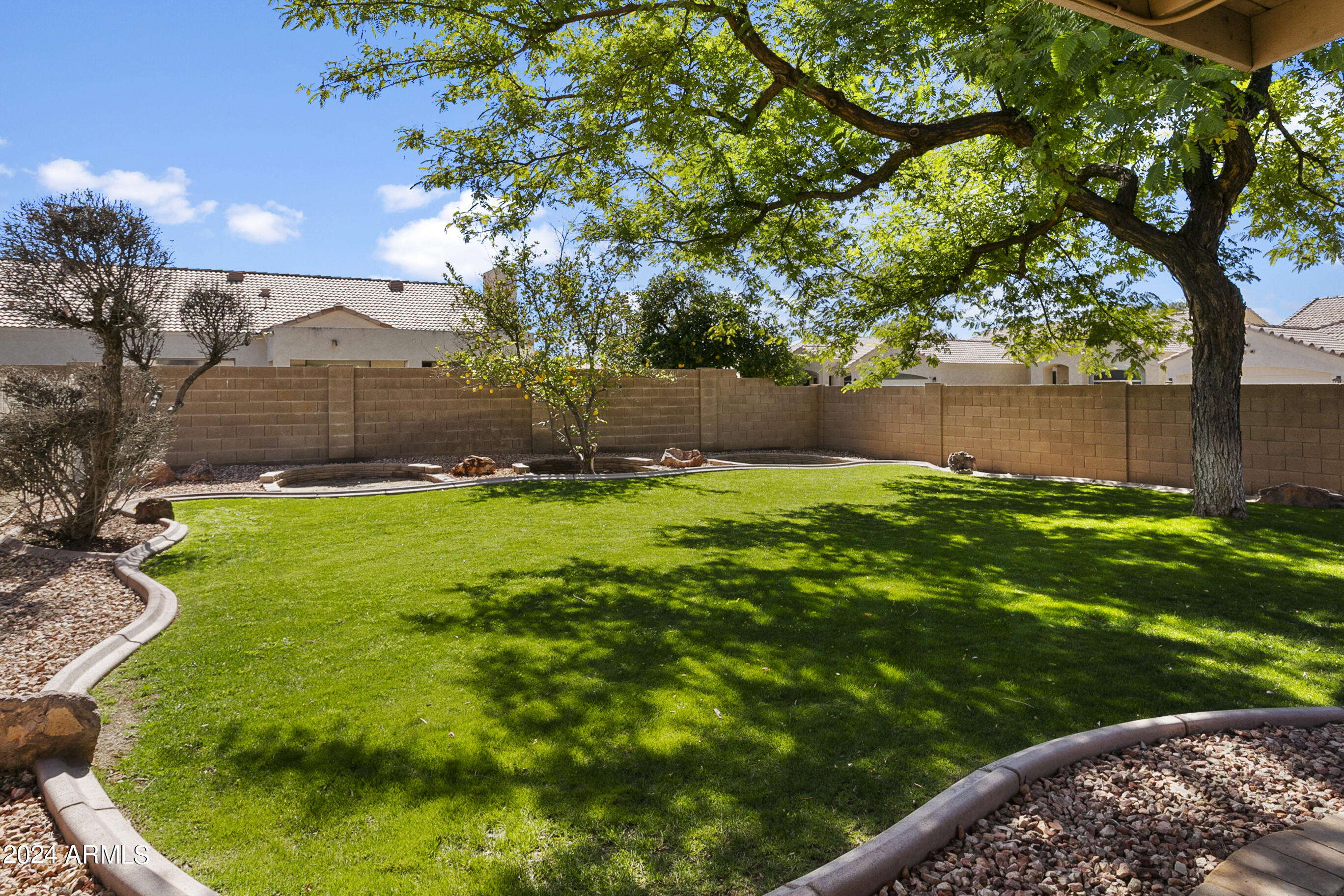 5461 W WHITTEN Street