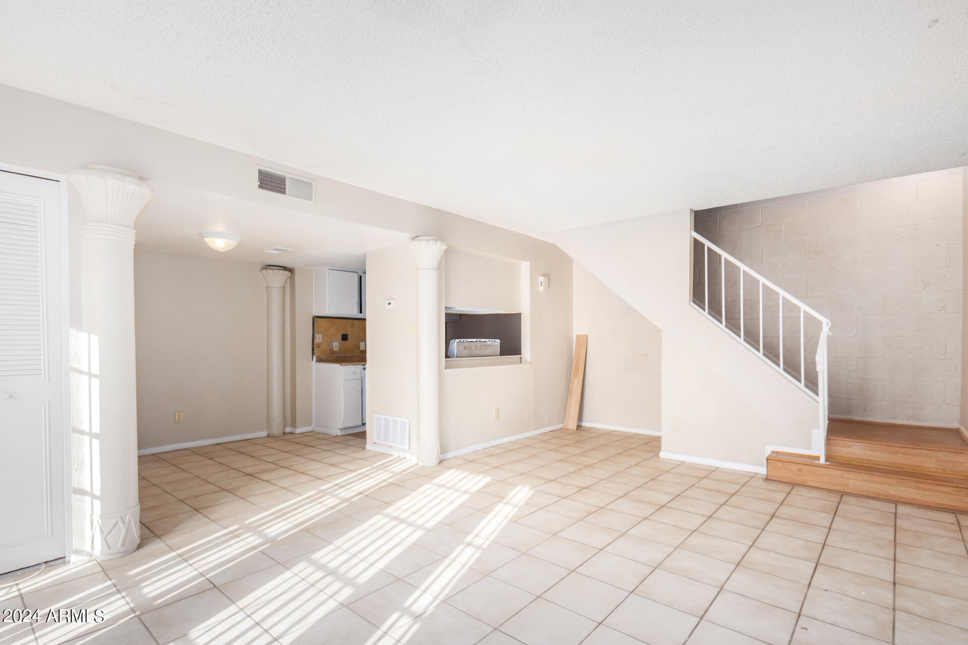 3223 W ROYAL PALM Road