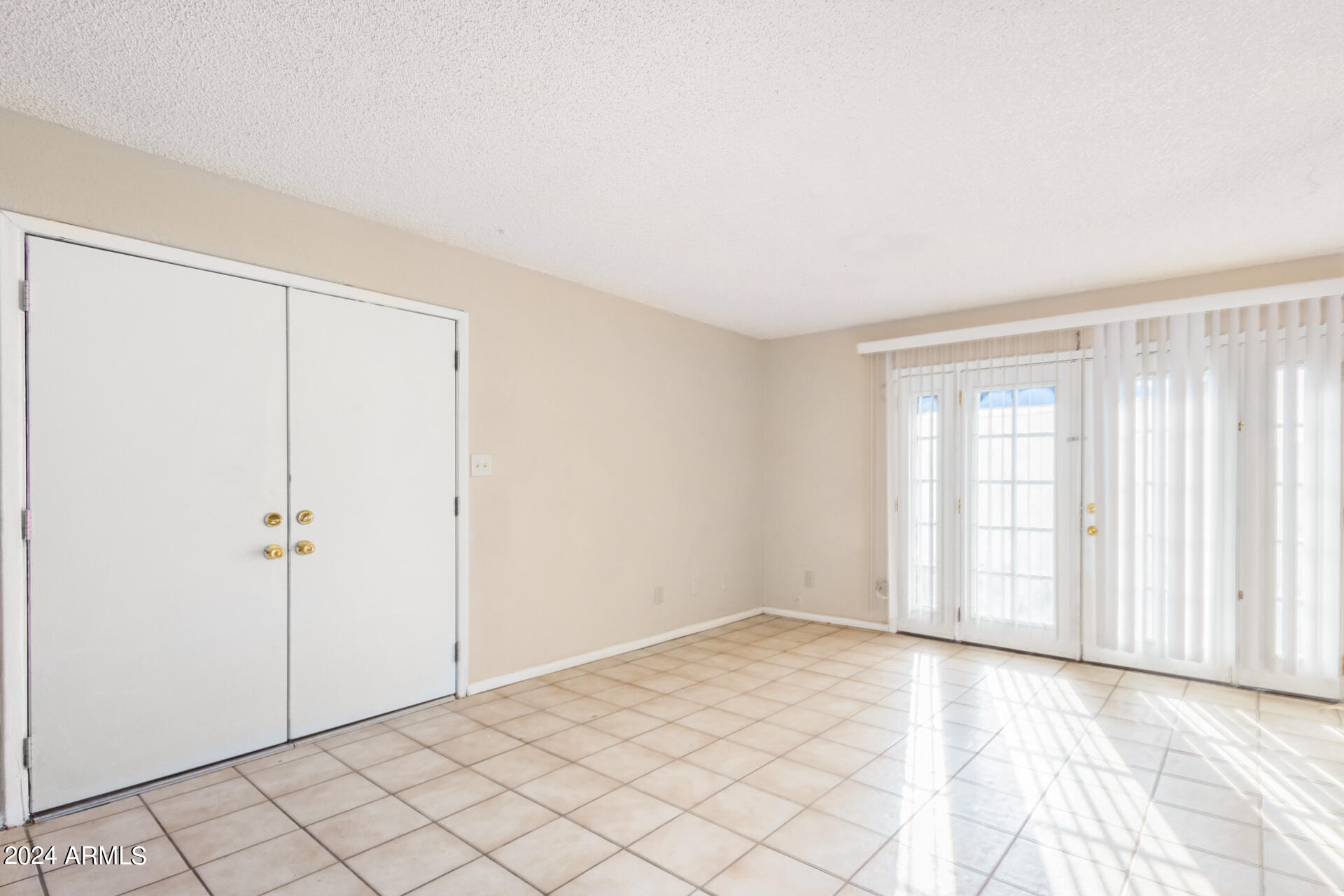 3223 W ROYAL PALM Road