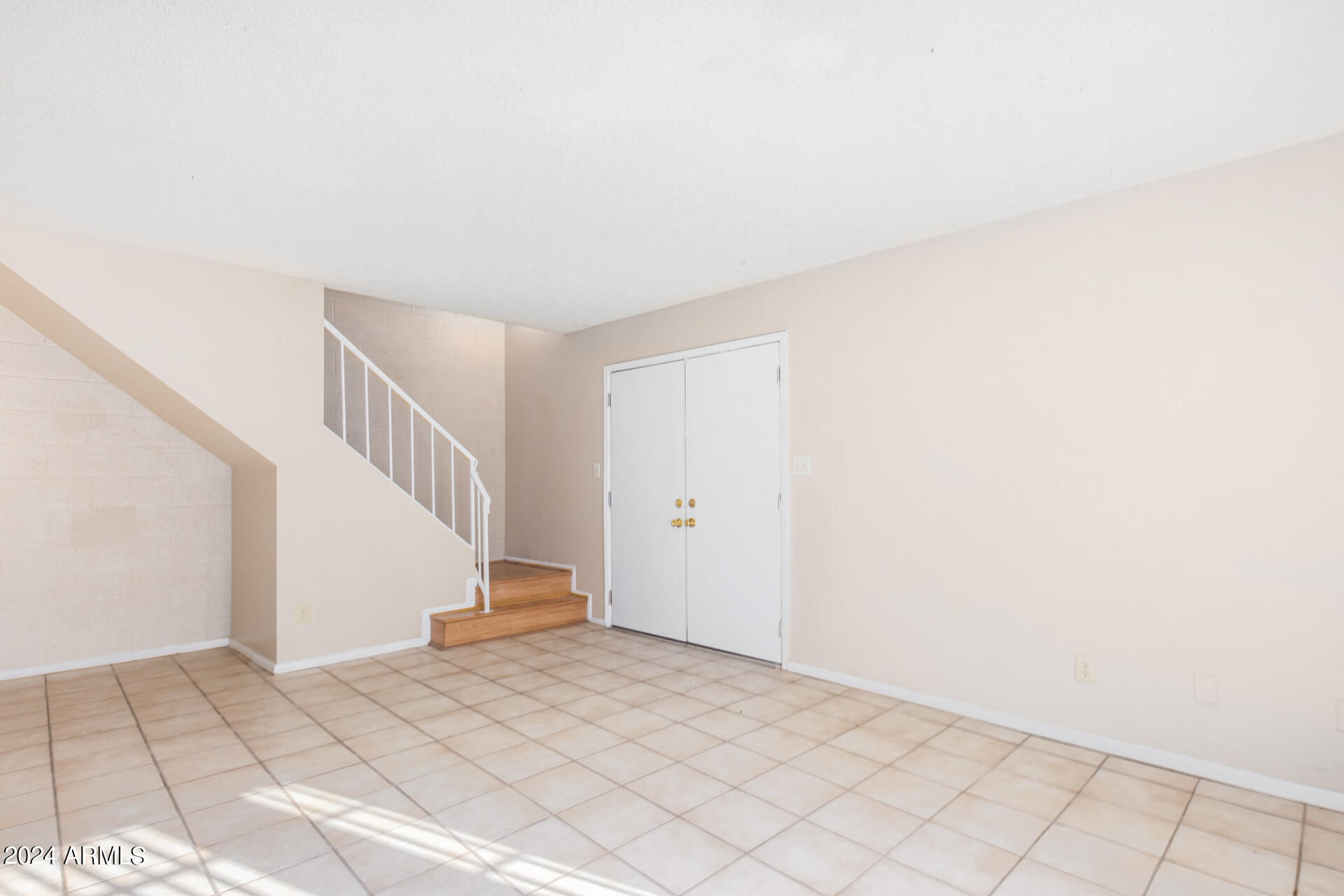 3223 W ROYAL PALM Road
