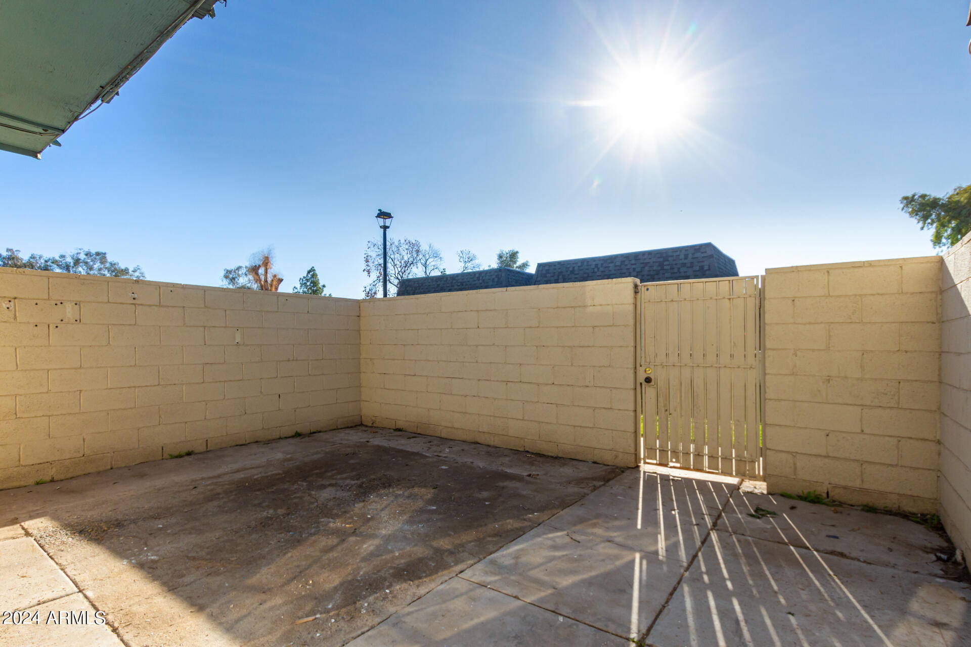 3223 W ROYAL PALM Road