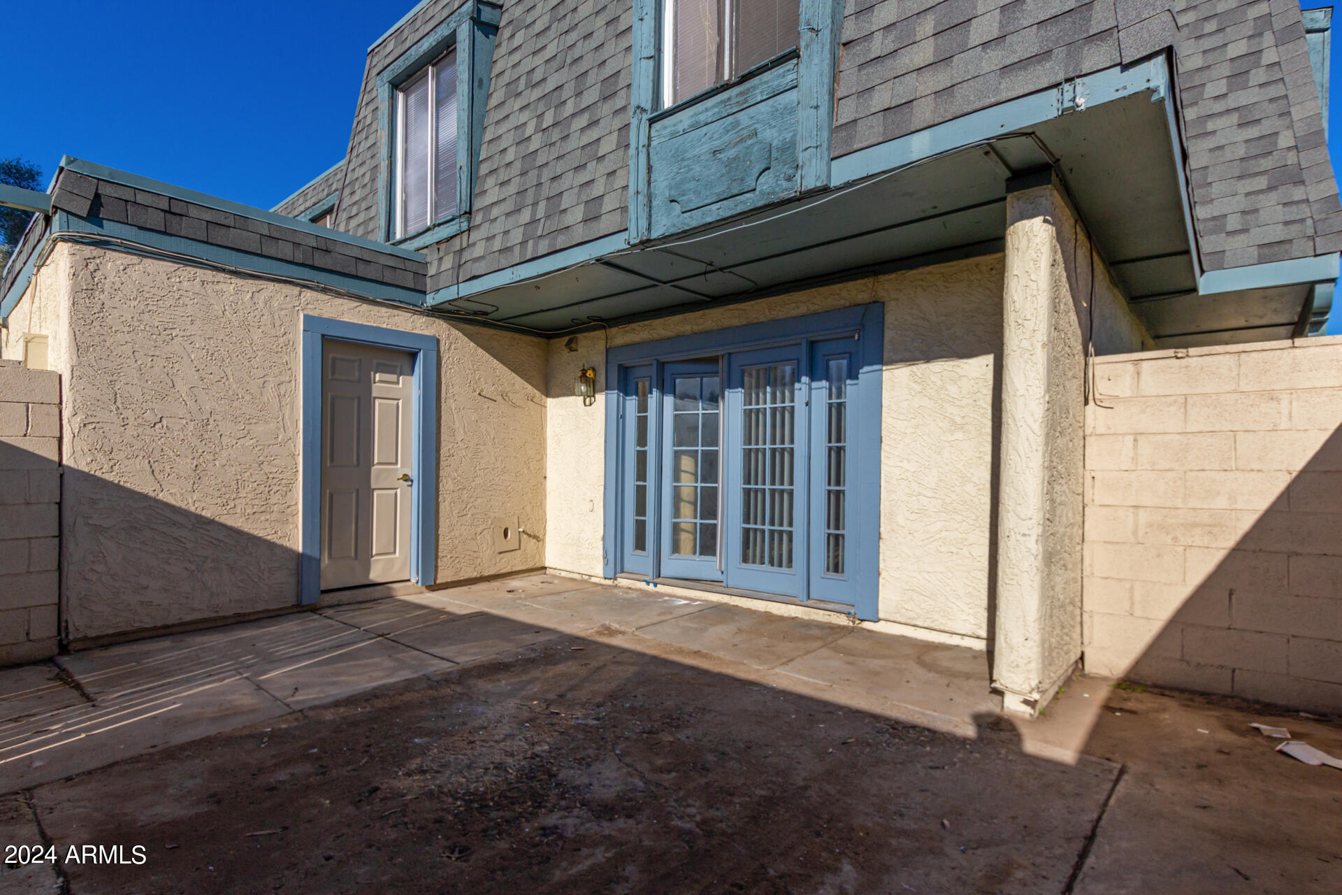 3223 W ROYAL PALM Road
