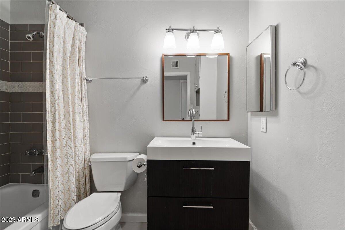 8540 E VERNON Avenue