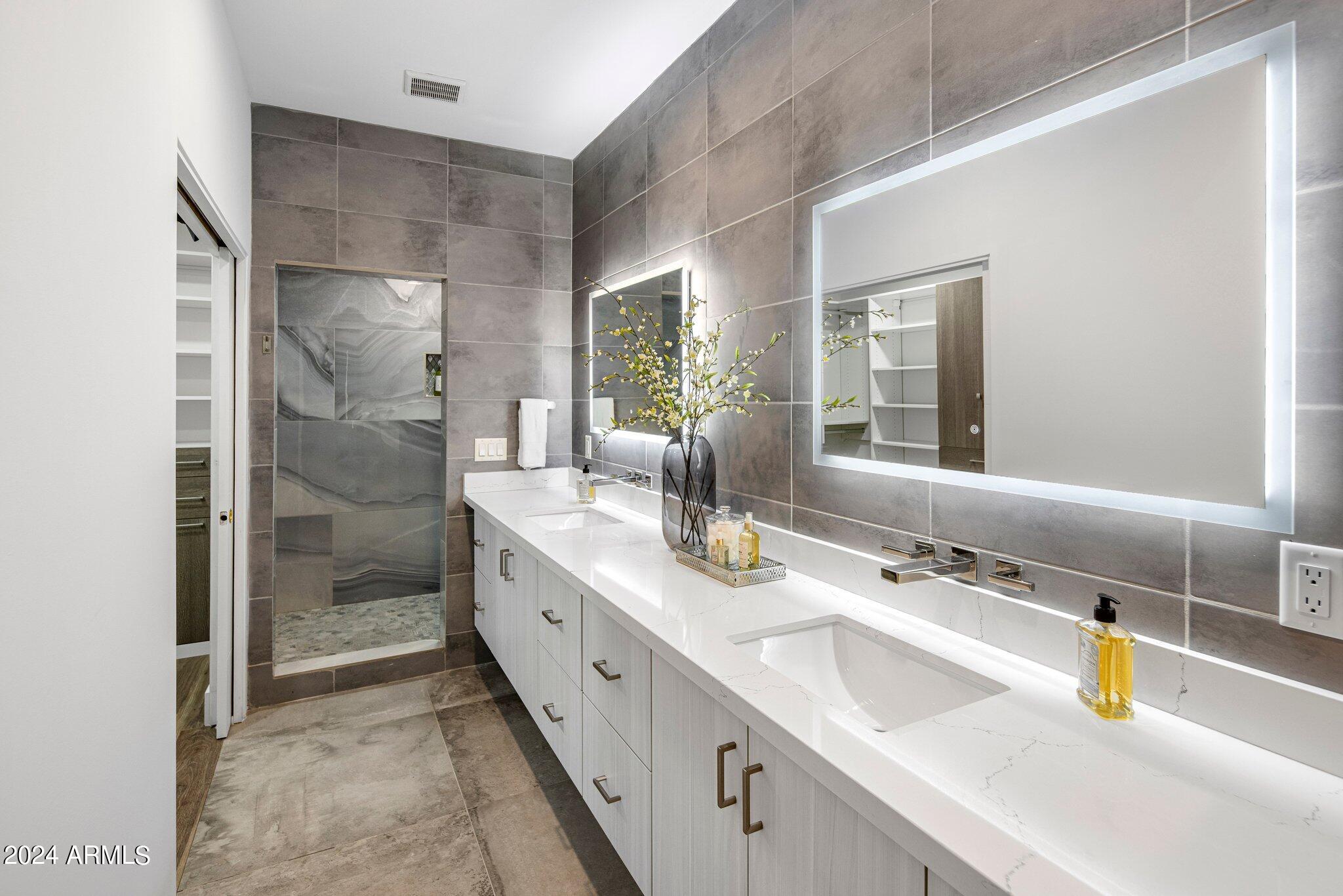 7788 E MAIN Street 1011