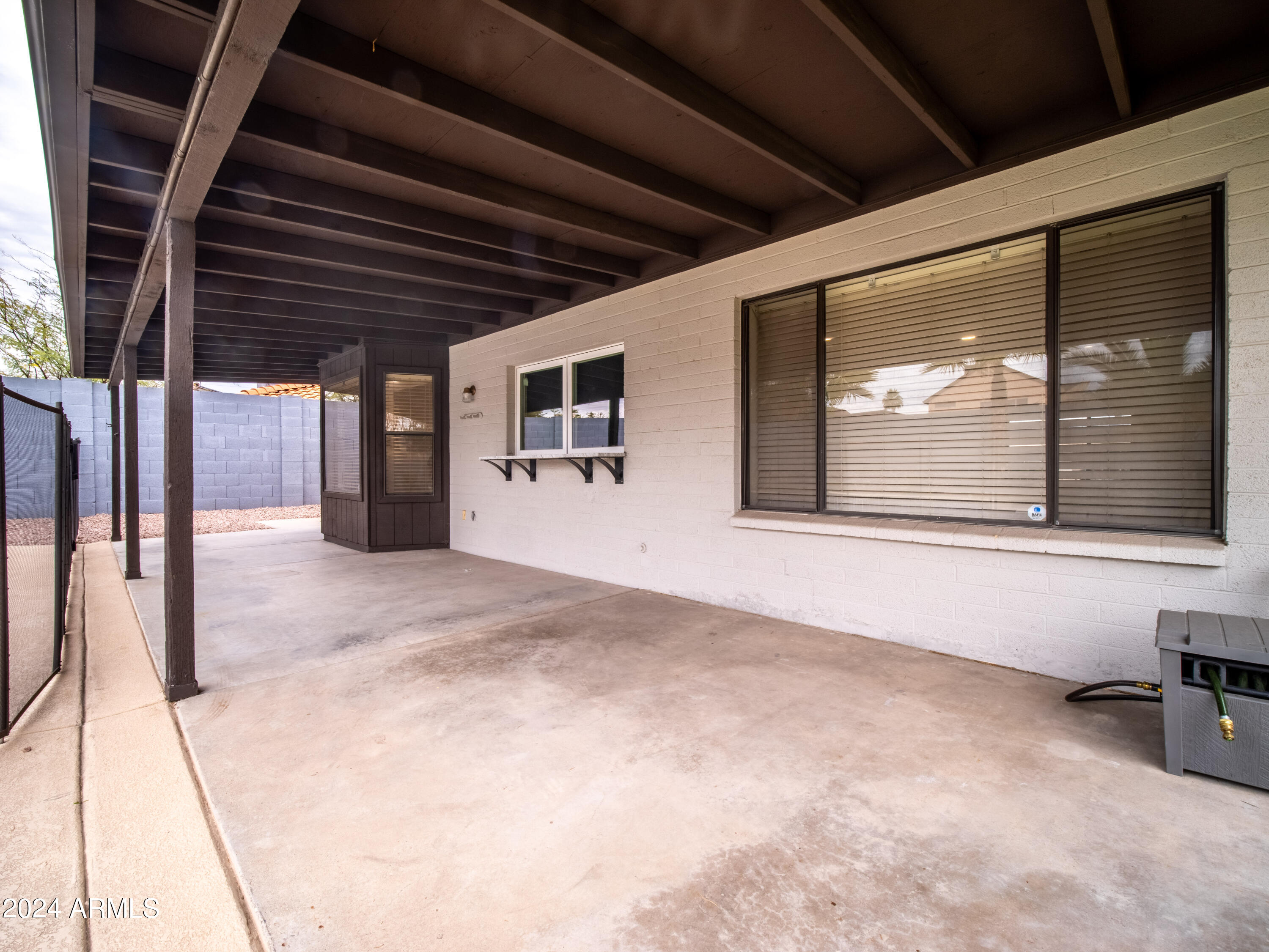 1034 E TOPEKA Drive