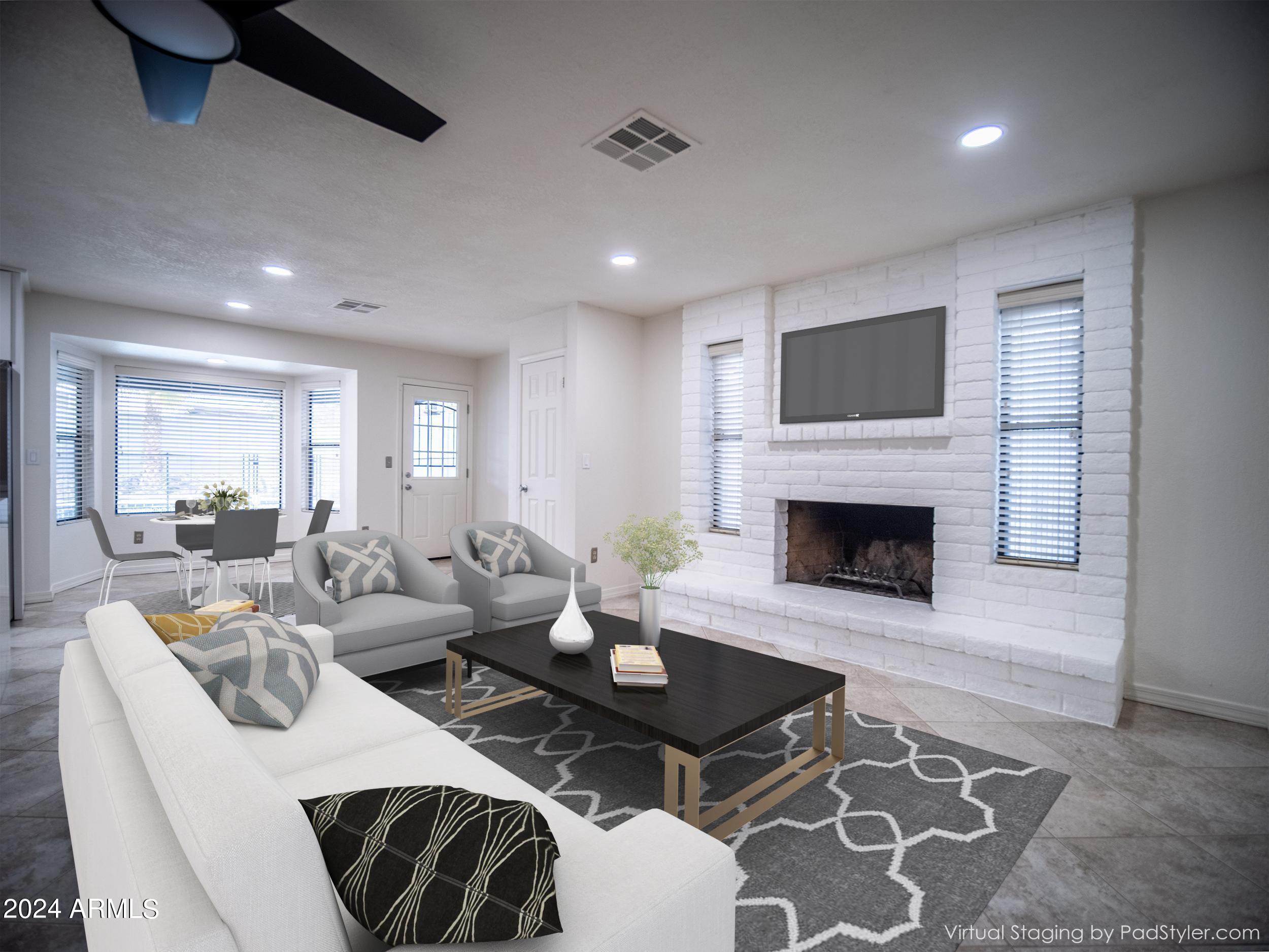 1034 E TOPEKA Drive