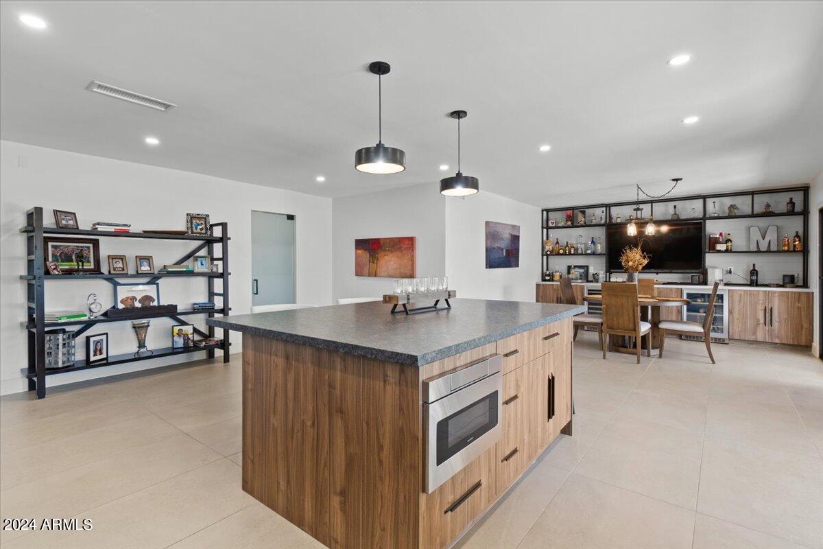 4625 E MOUNTAIN VIEW Road