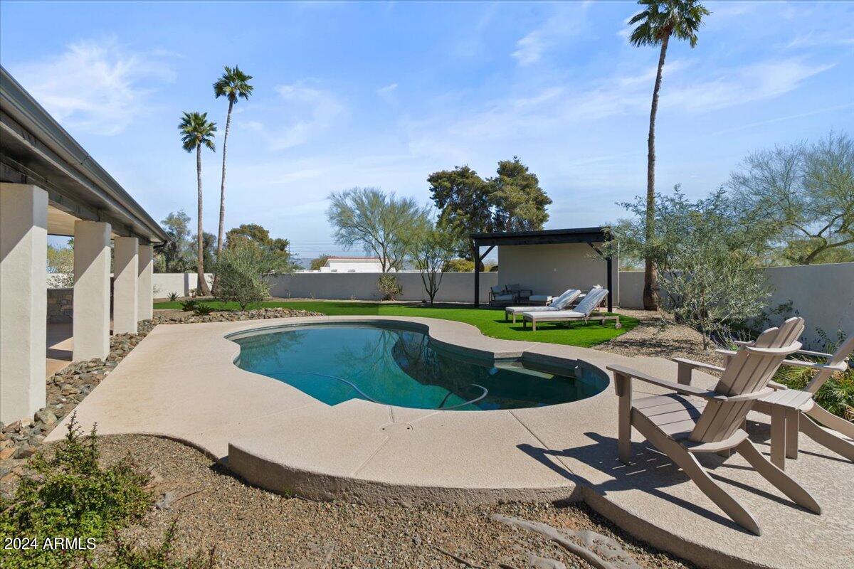 4625 E MOUNTAIN VIEW Road