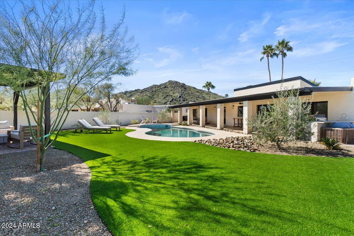 4625 E MOUNTAIN VIEW Road