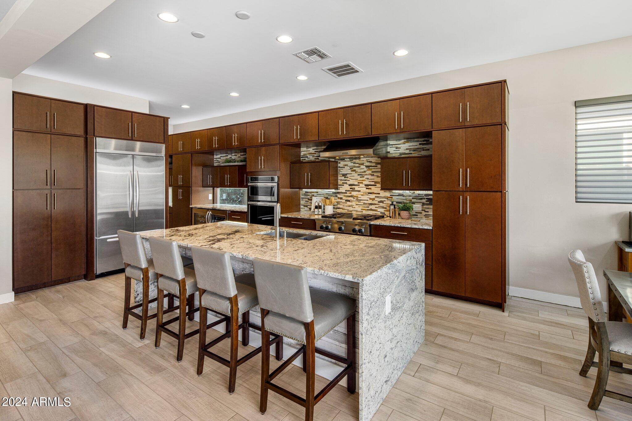 3132 E HALF HITCH Place