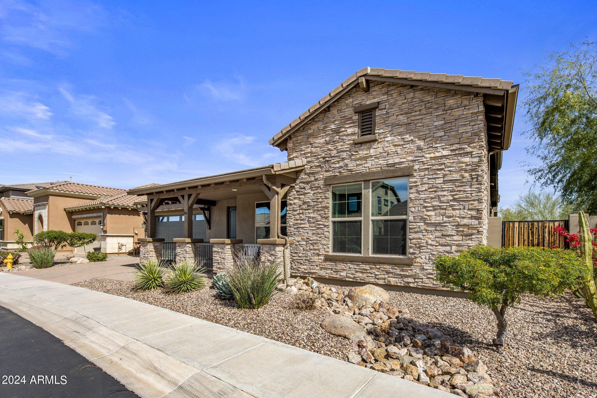 3132 E HALF HITCH Place