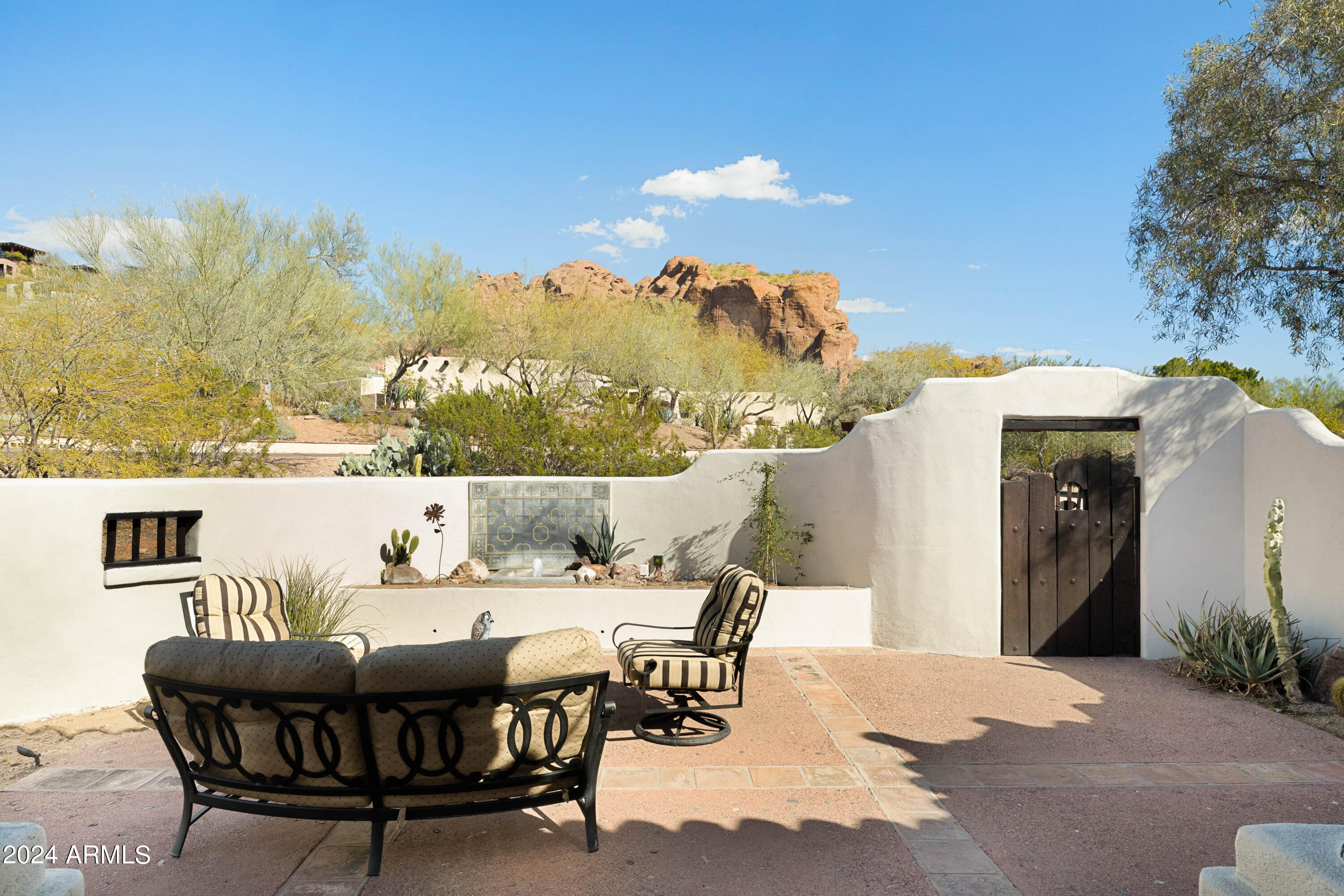 5518 N CAMELBACK CANYON Place