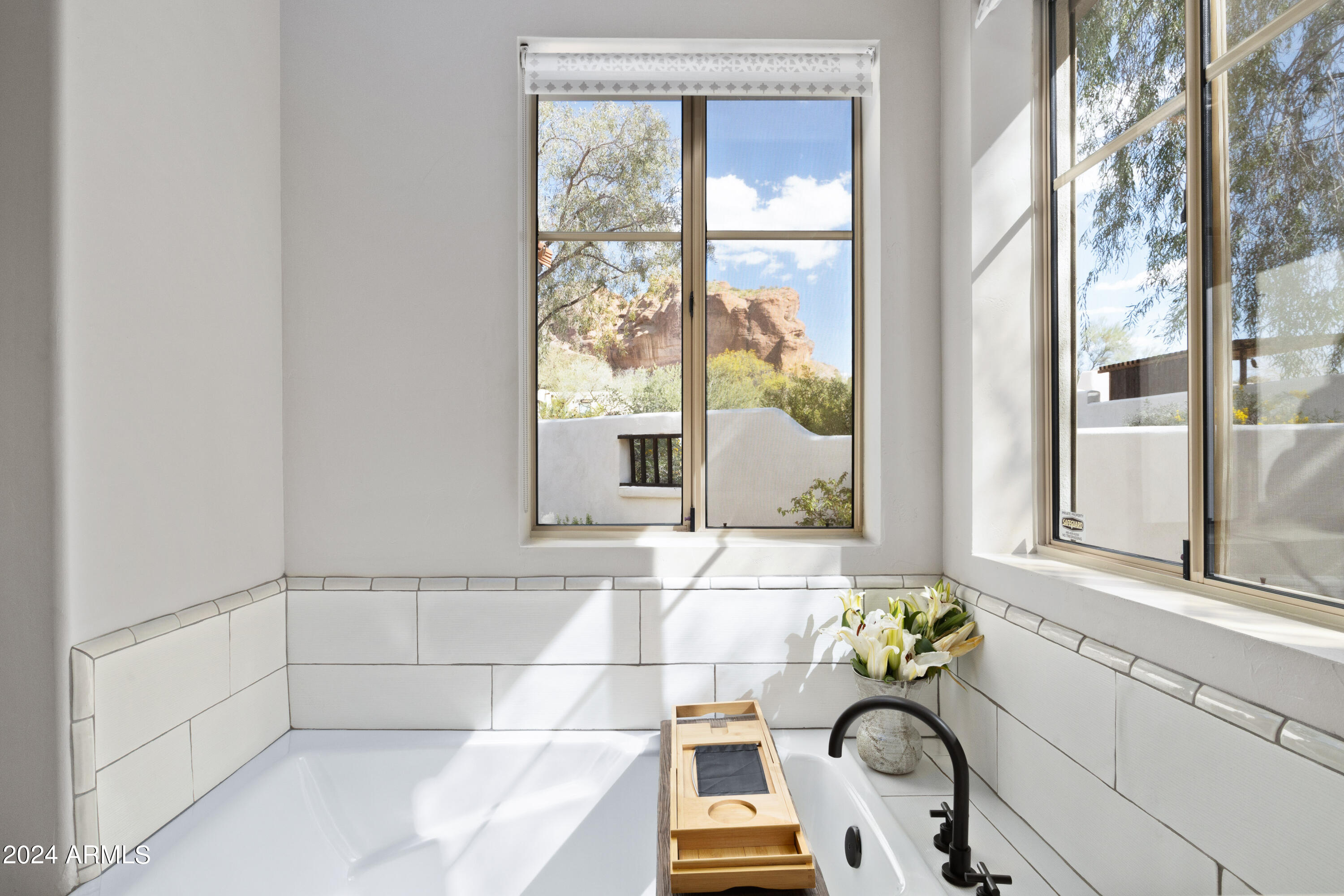 5518 N CAMELBACK CANYON Place