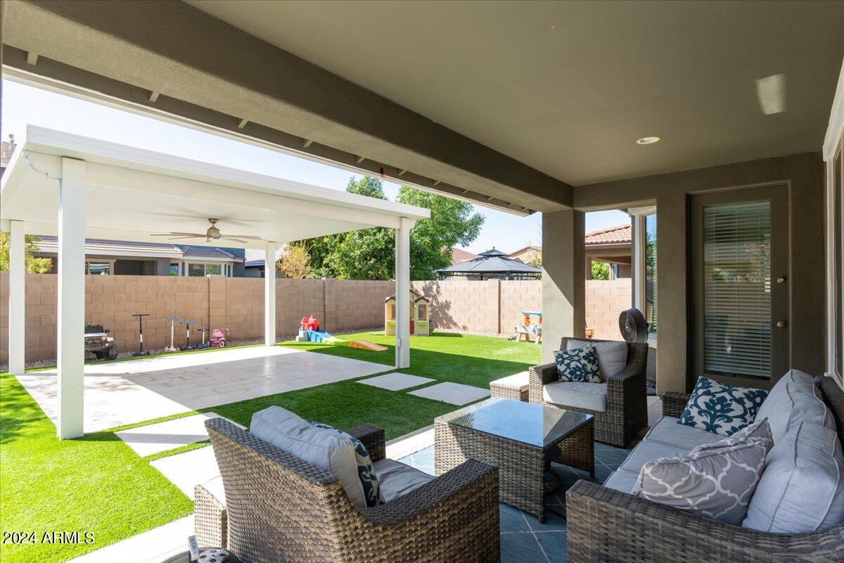 4093 E AMBER Lane