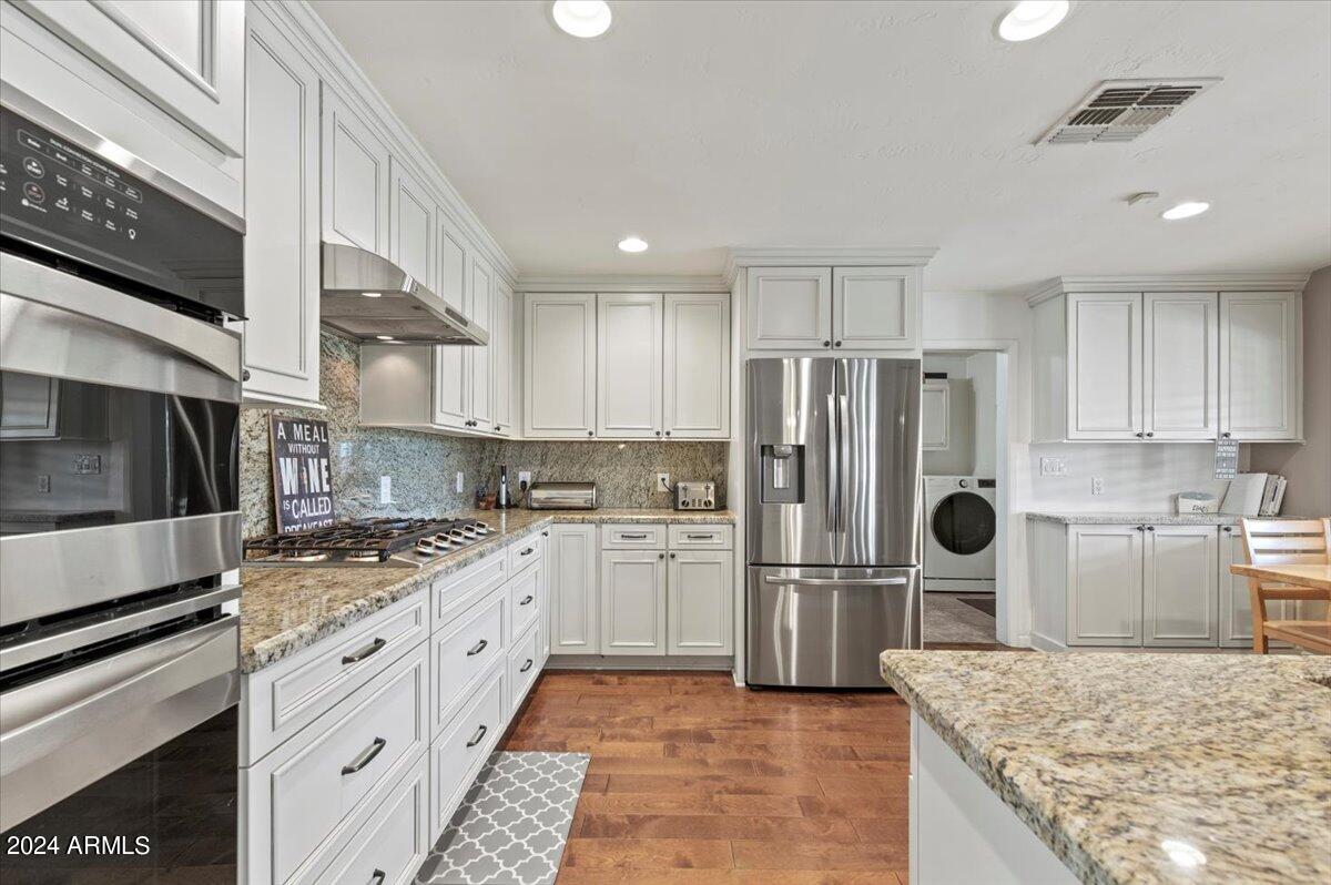 3808 N 54TH Place
